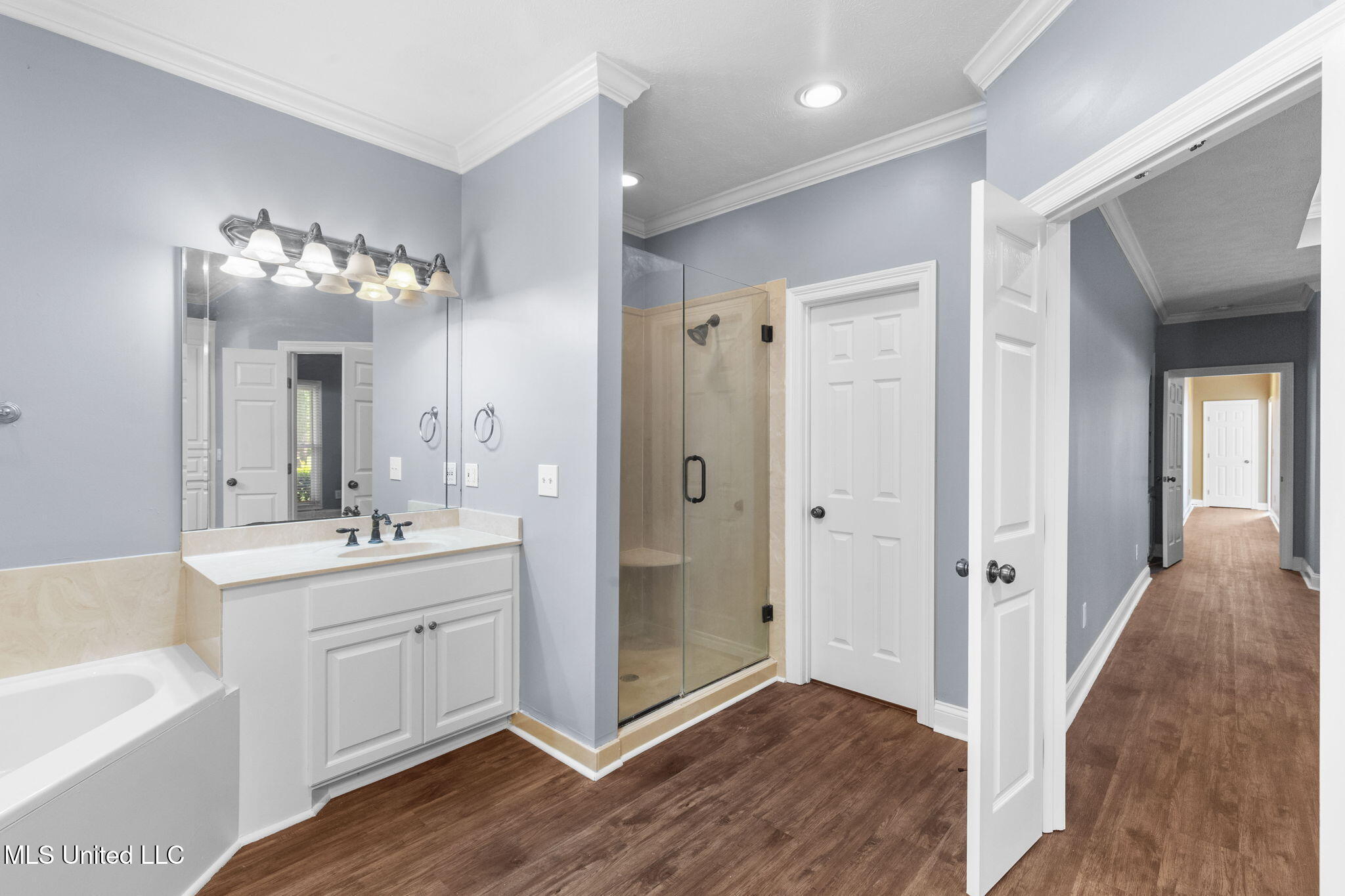 211 Lake Terrace Place Property Photo 39