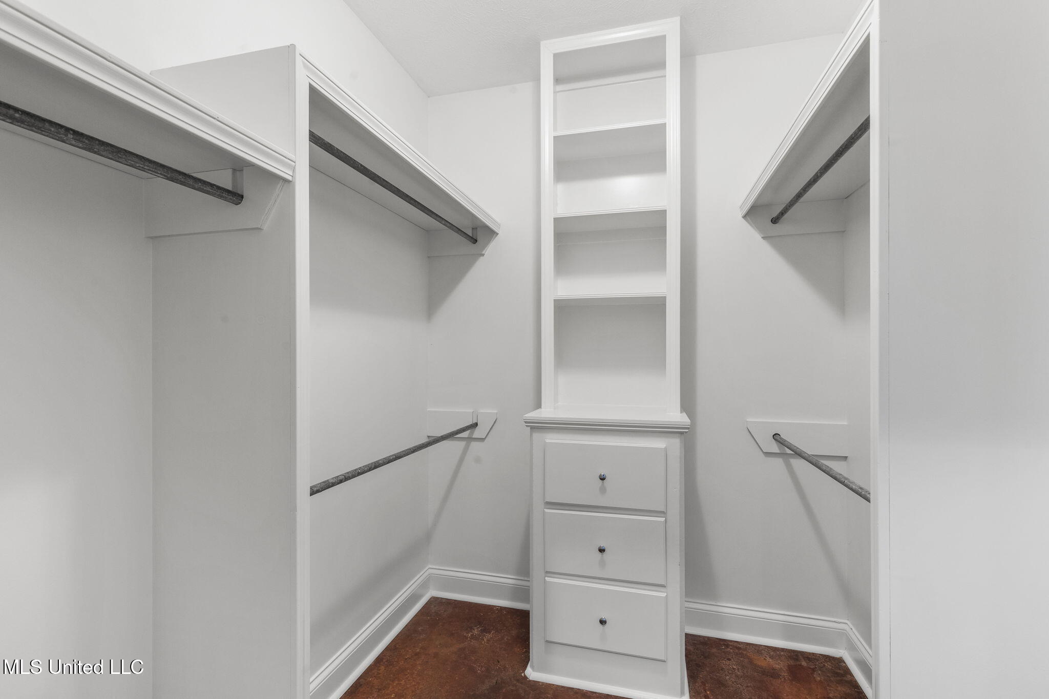 211 Lake Terrace Place Property Photo 40