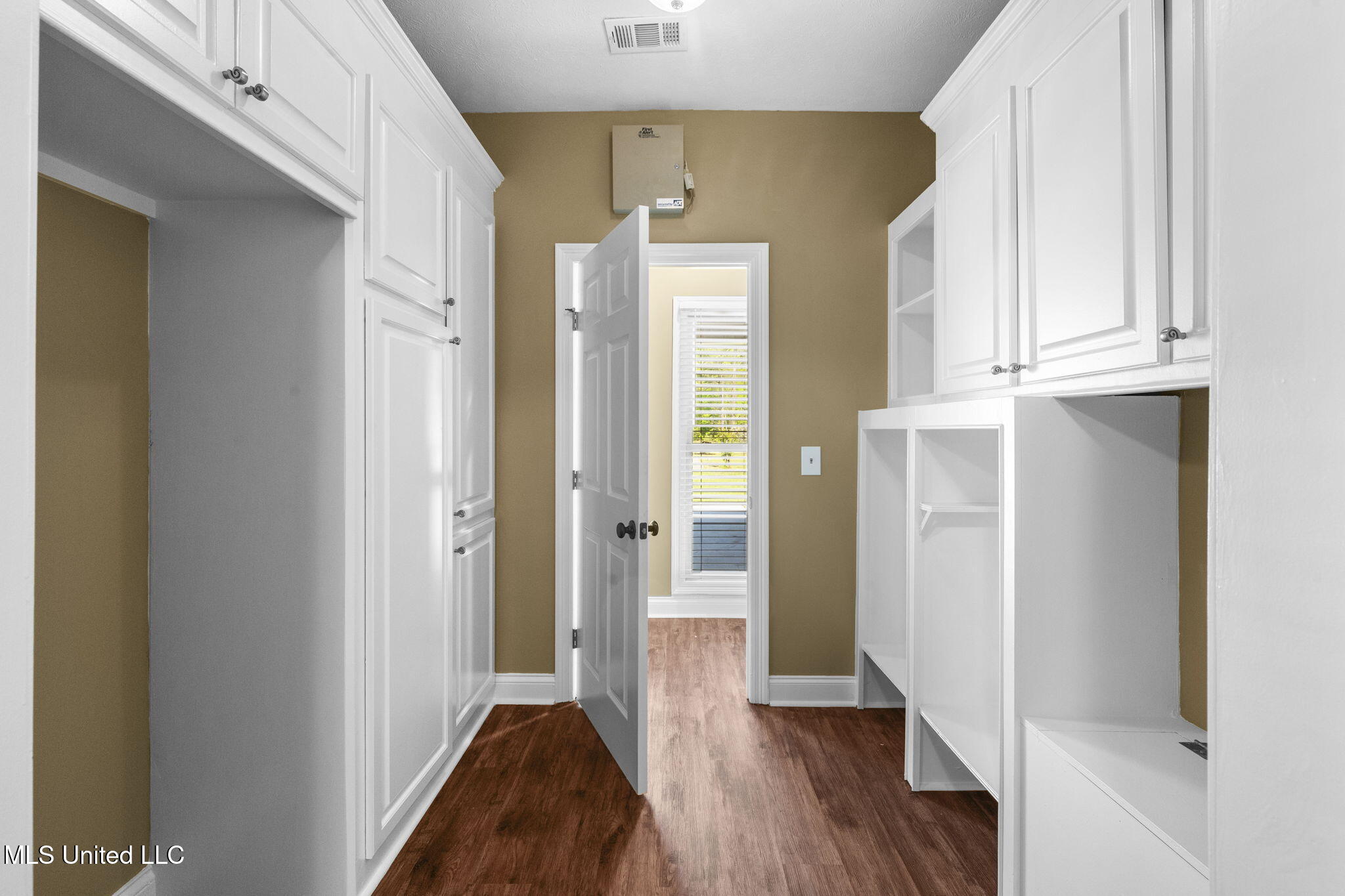 211 Lake Terrace Place Property Photo 47