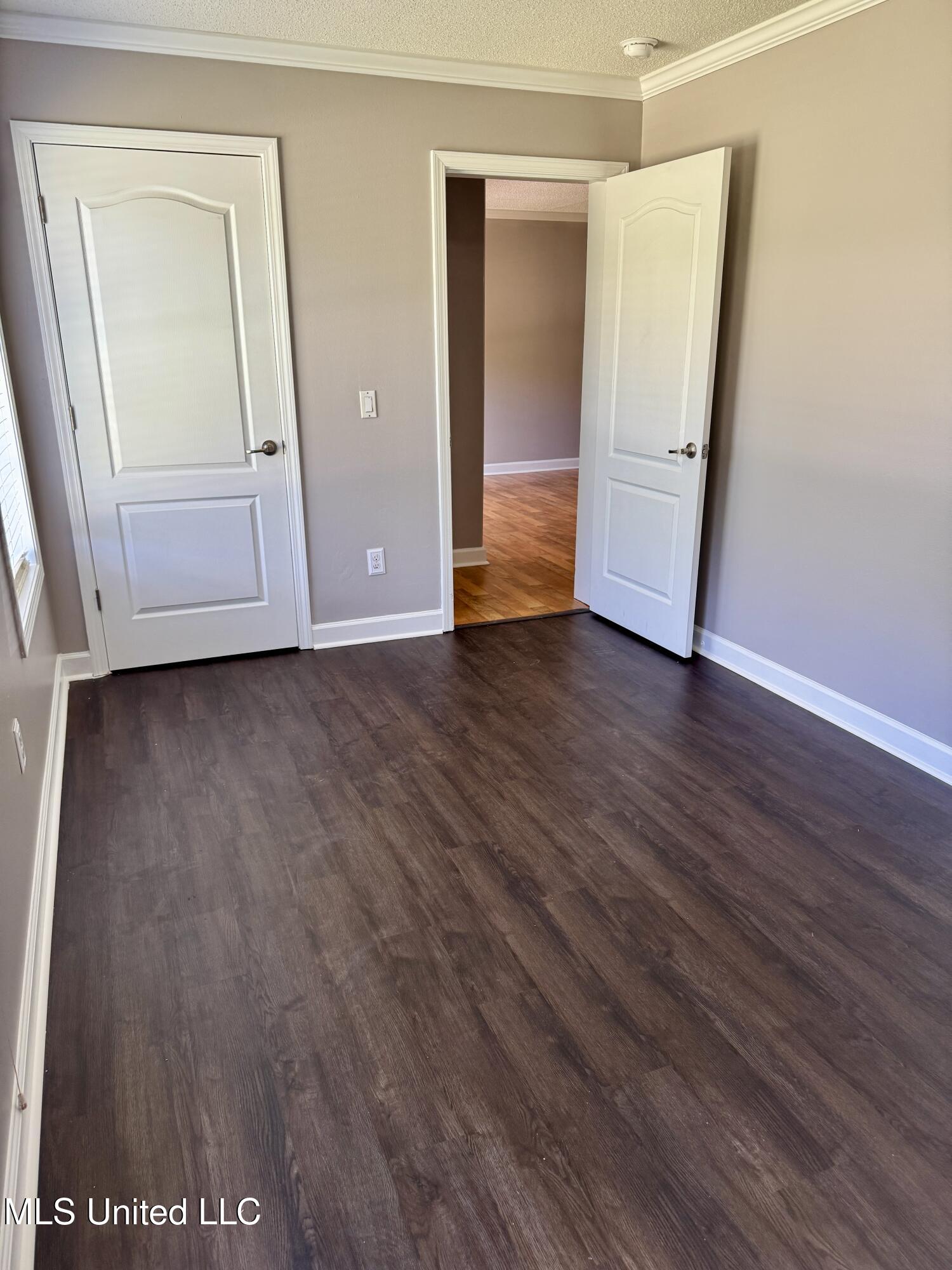 19211 Crestwick Street Property Photo 6