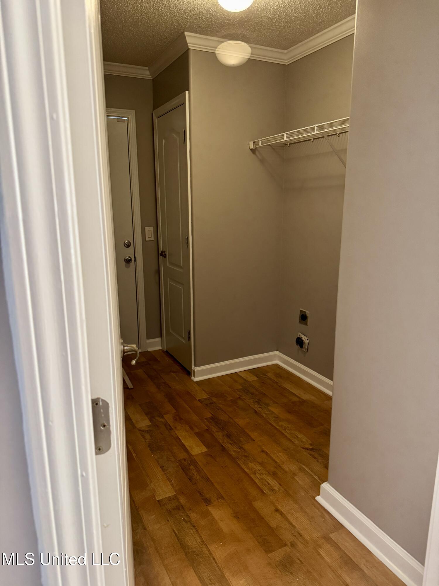 19211 Crestwick Street Property Photo 10