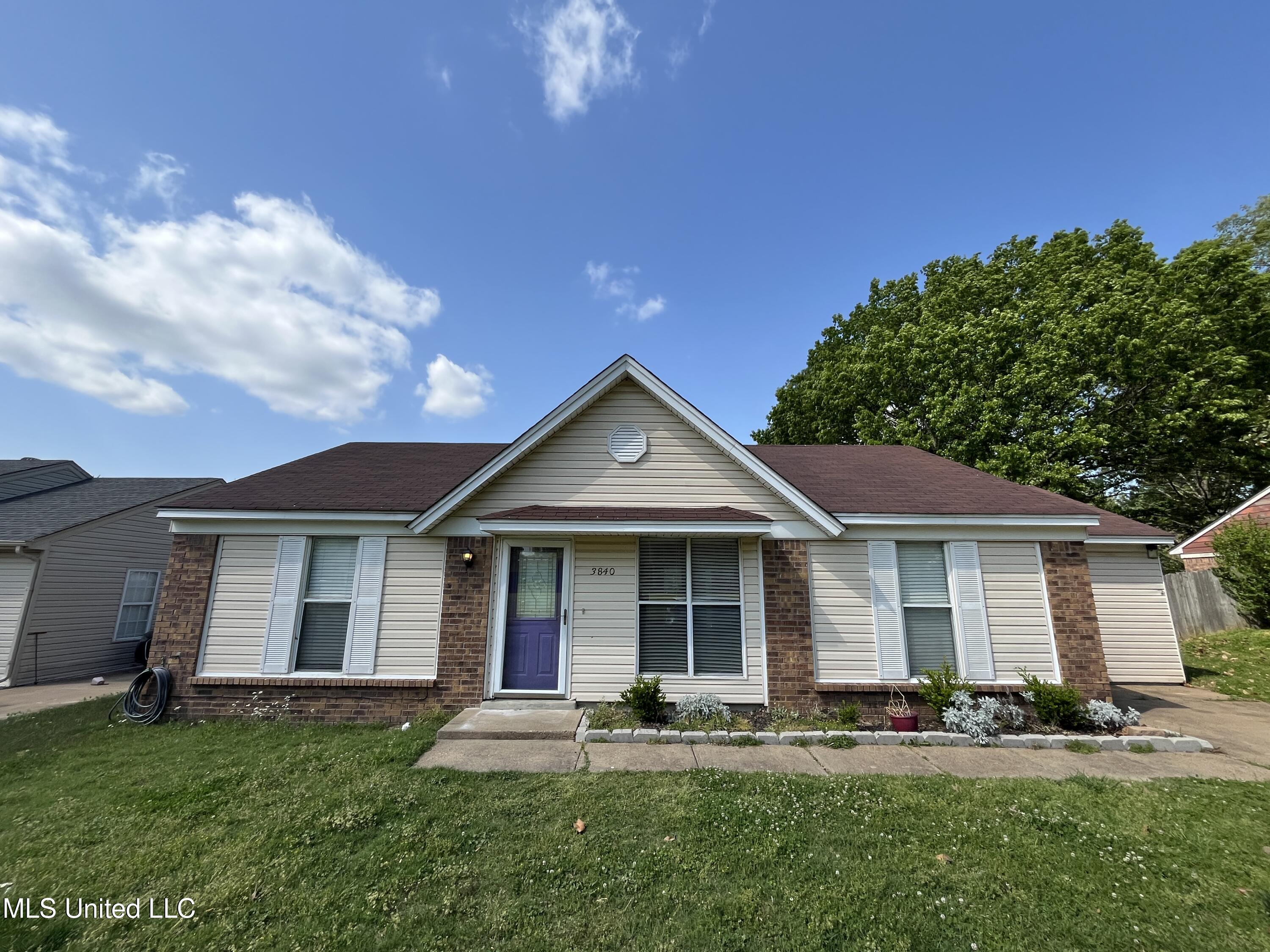 3840 Heathcliff Drive Property Photo 1