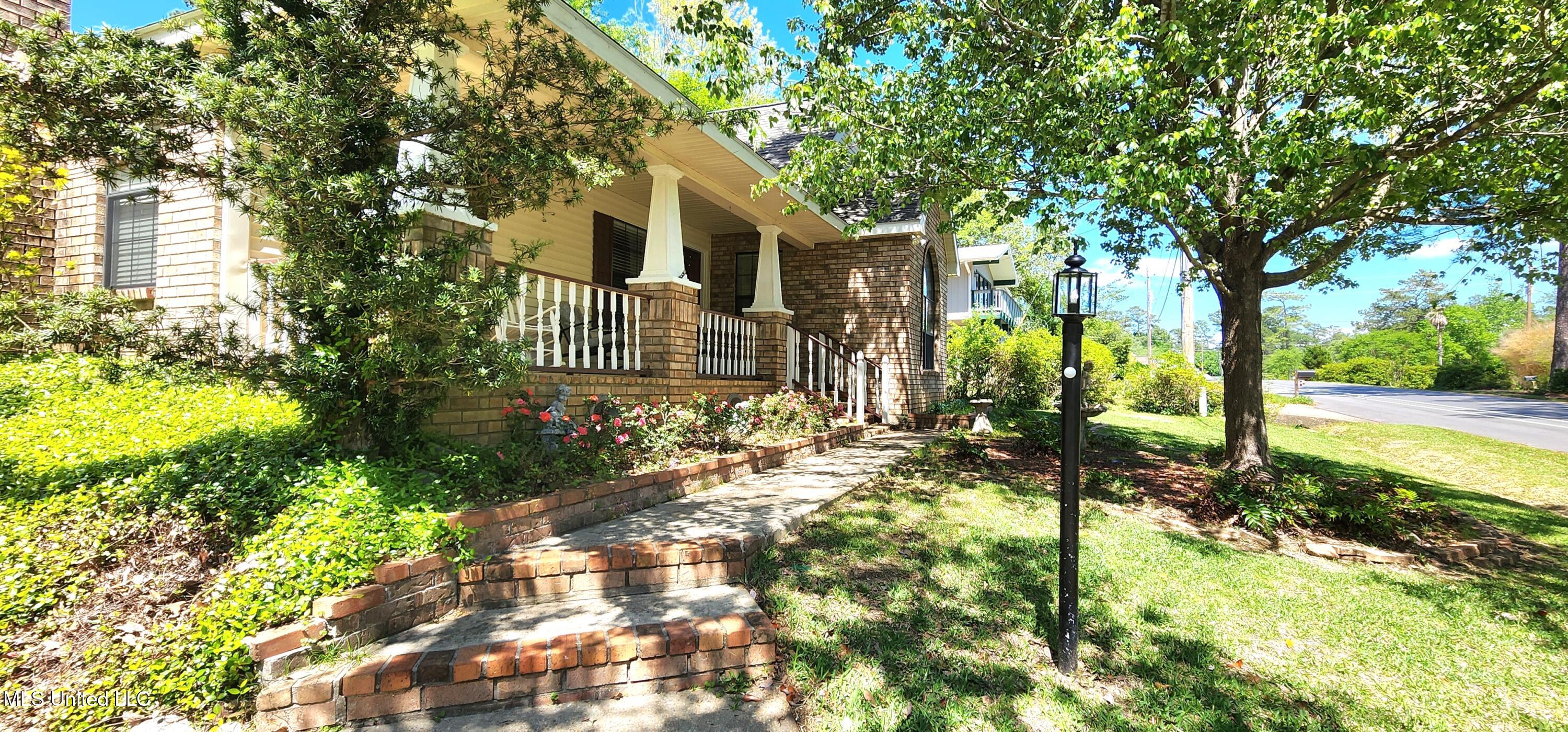 96498 W Diamondhead Drive Property Photo 4