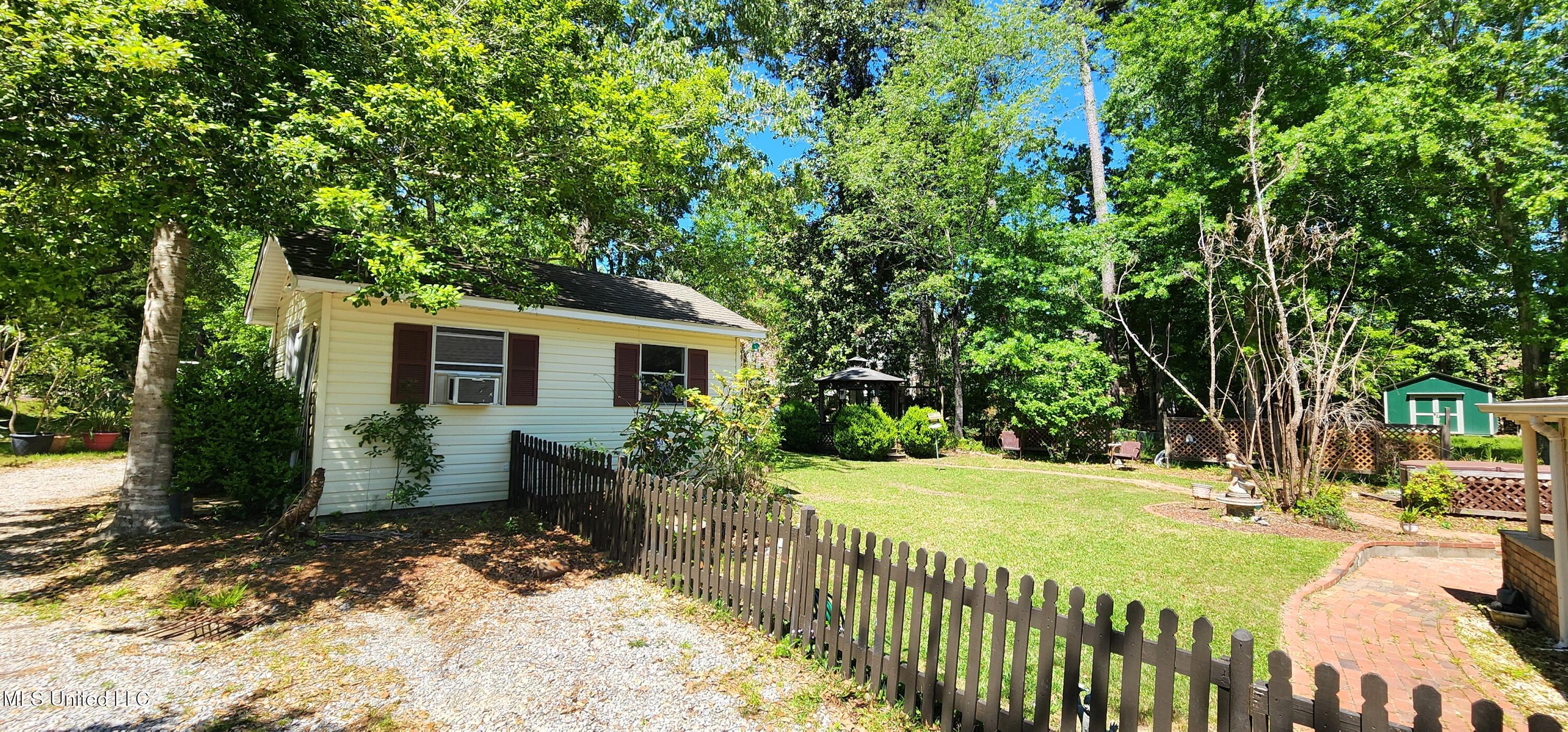 96498 W Diamondhead Drive Property Photo 6