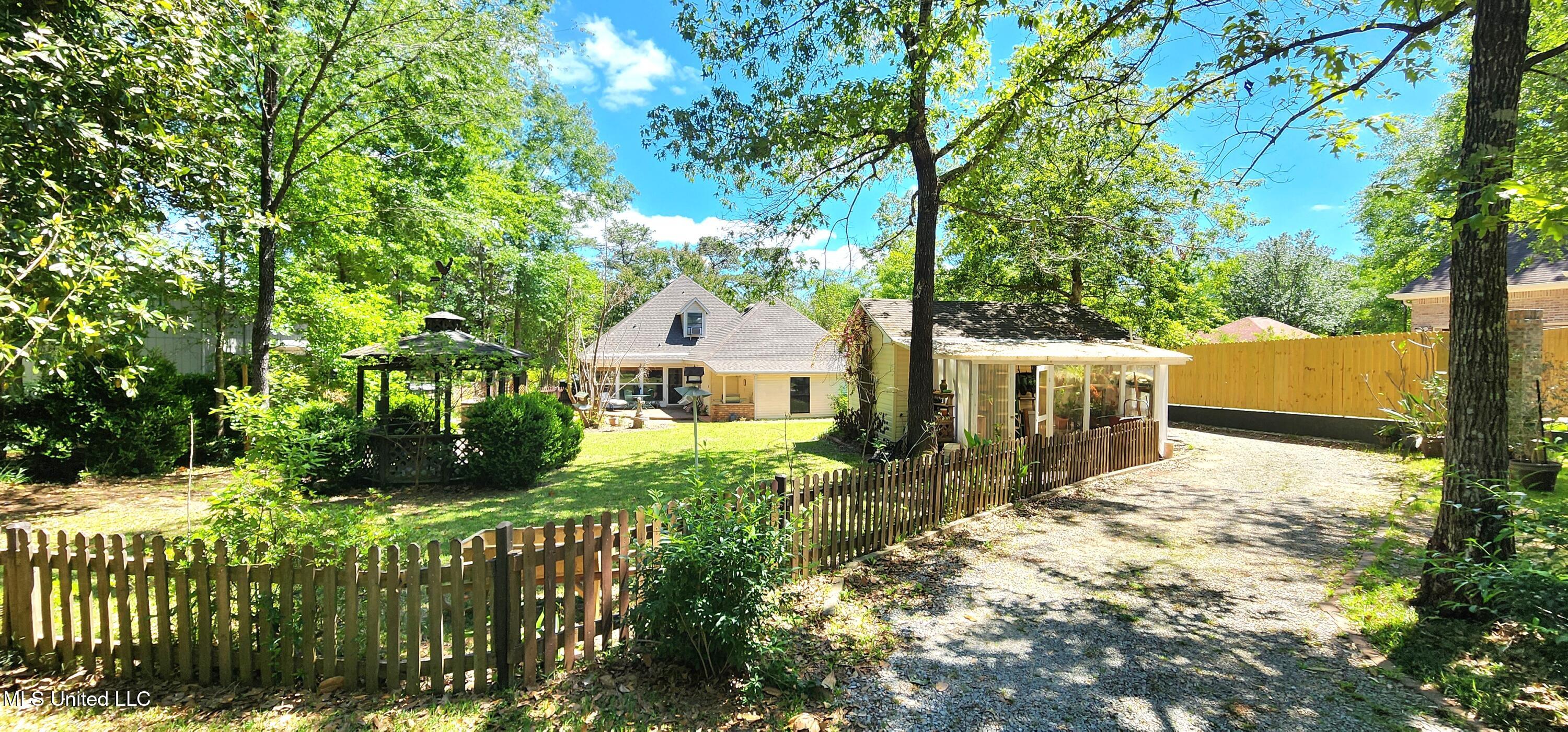 96498 W Diamondhead Drive Property Photo 7