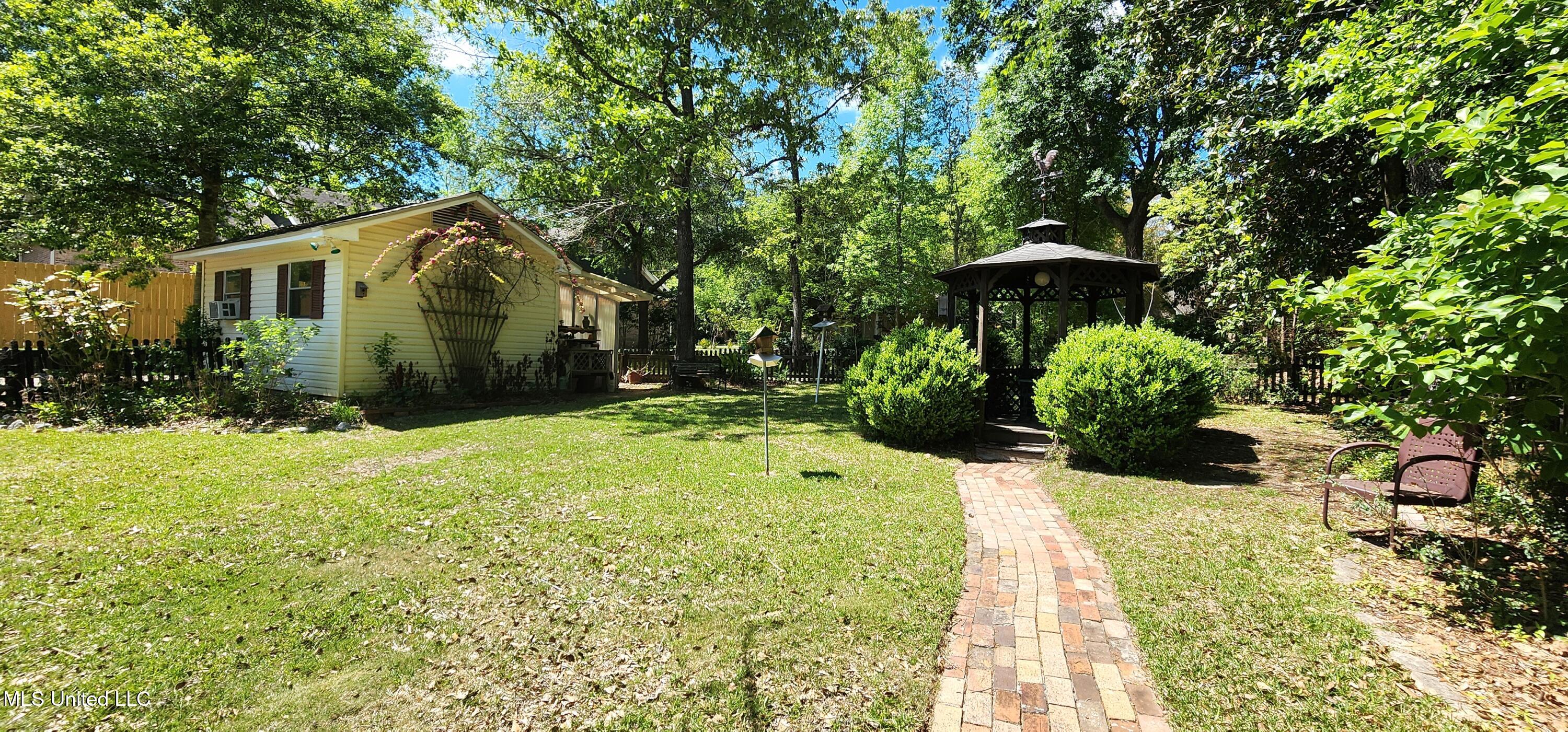 96498 W Diamondhead Drive Property Photo 8