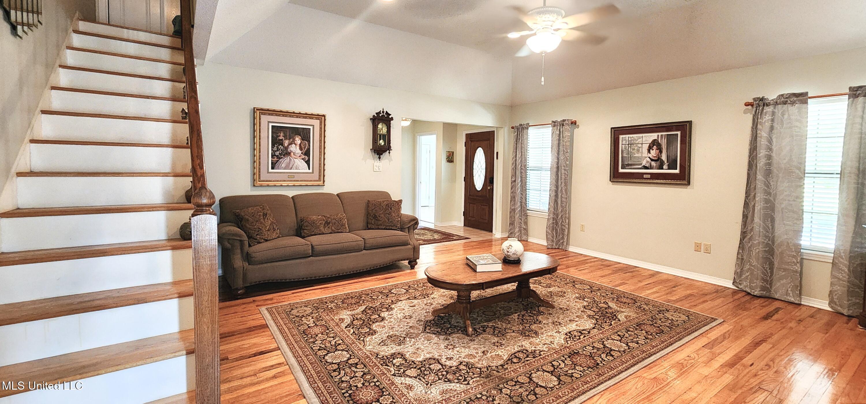 96498 W Diamondhead Drive Property Photo 14