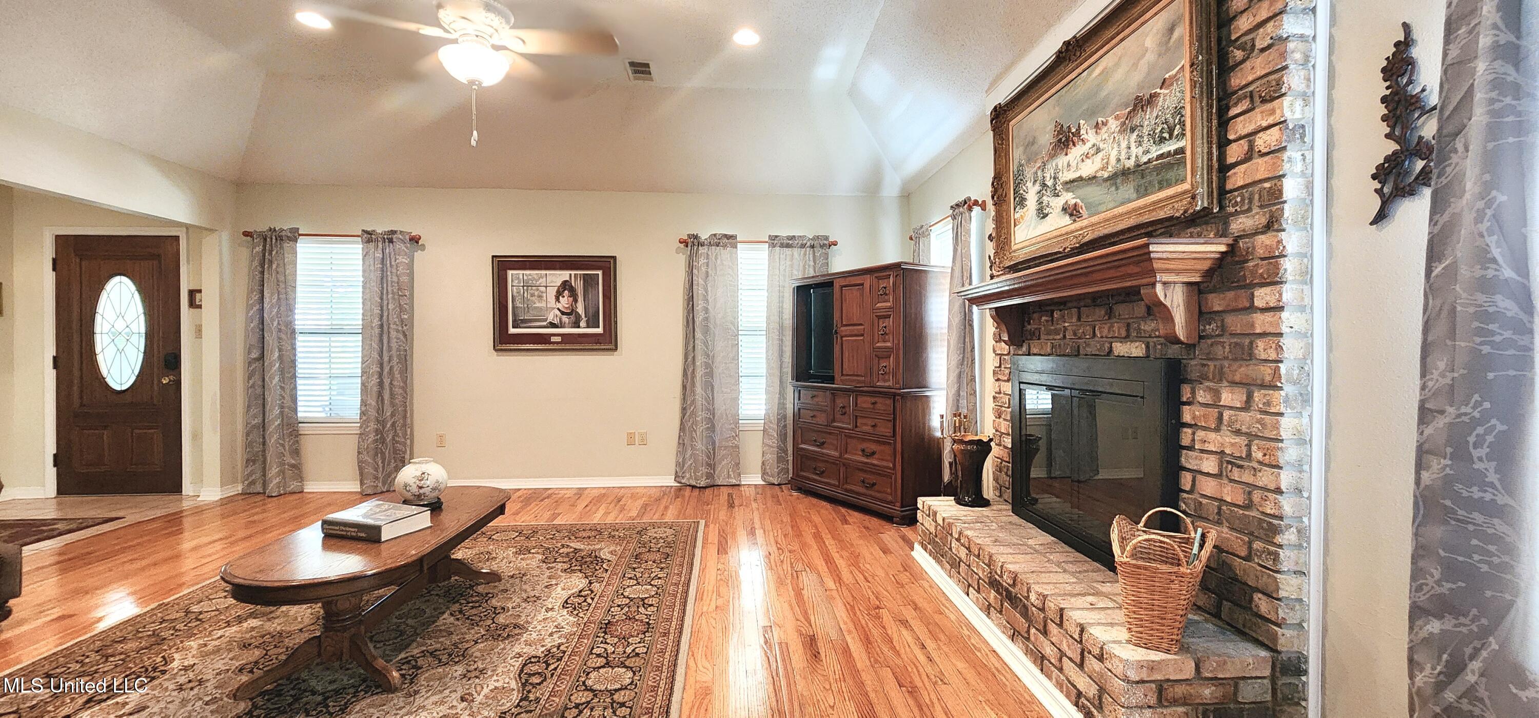 96498 W Diamondhead Drive Property Photo 15