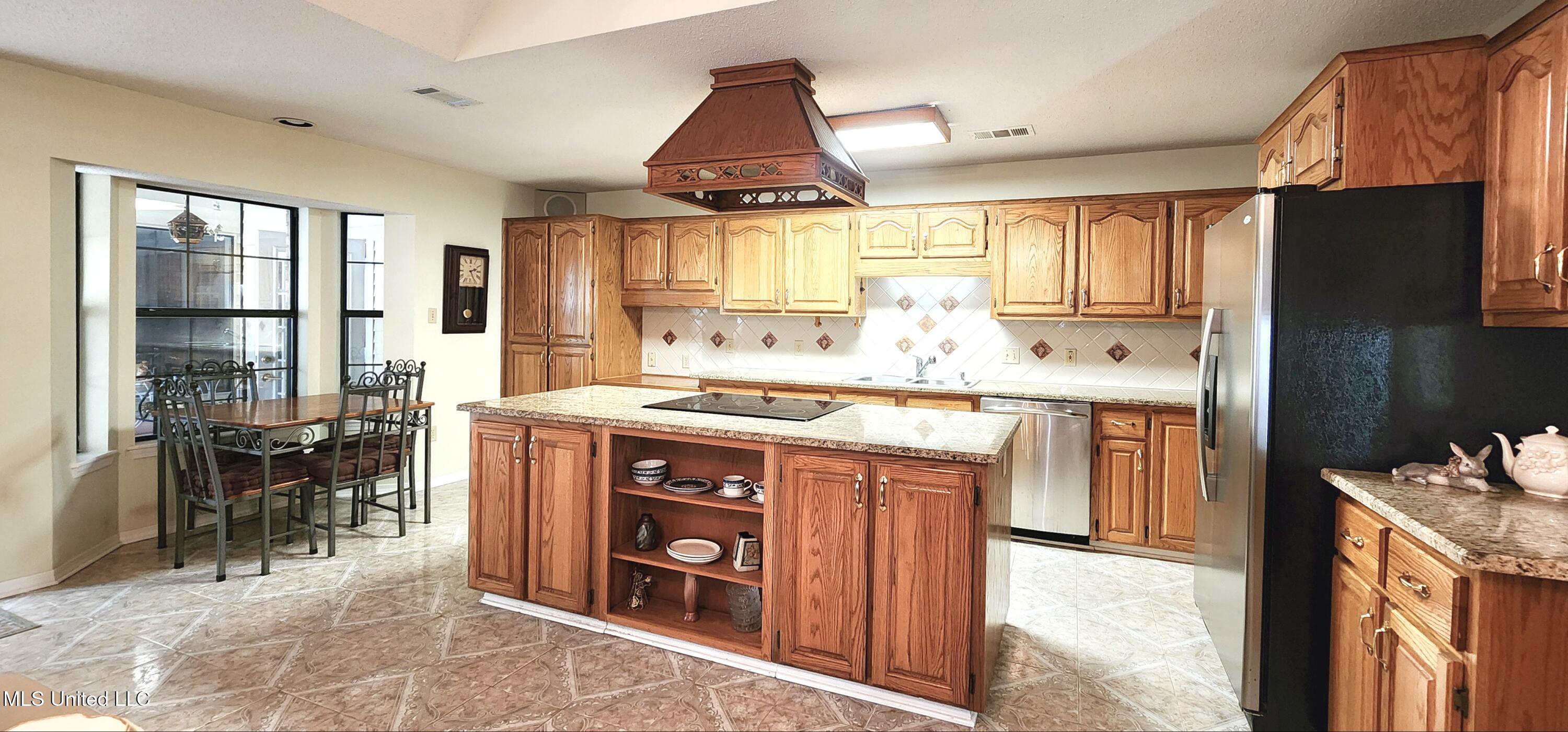 96498 W Diamondhead Drive Property Photo 17