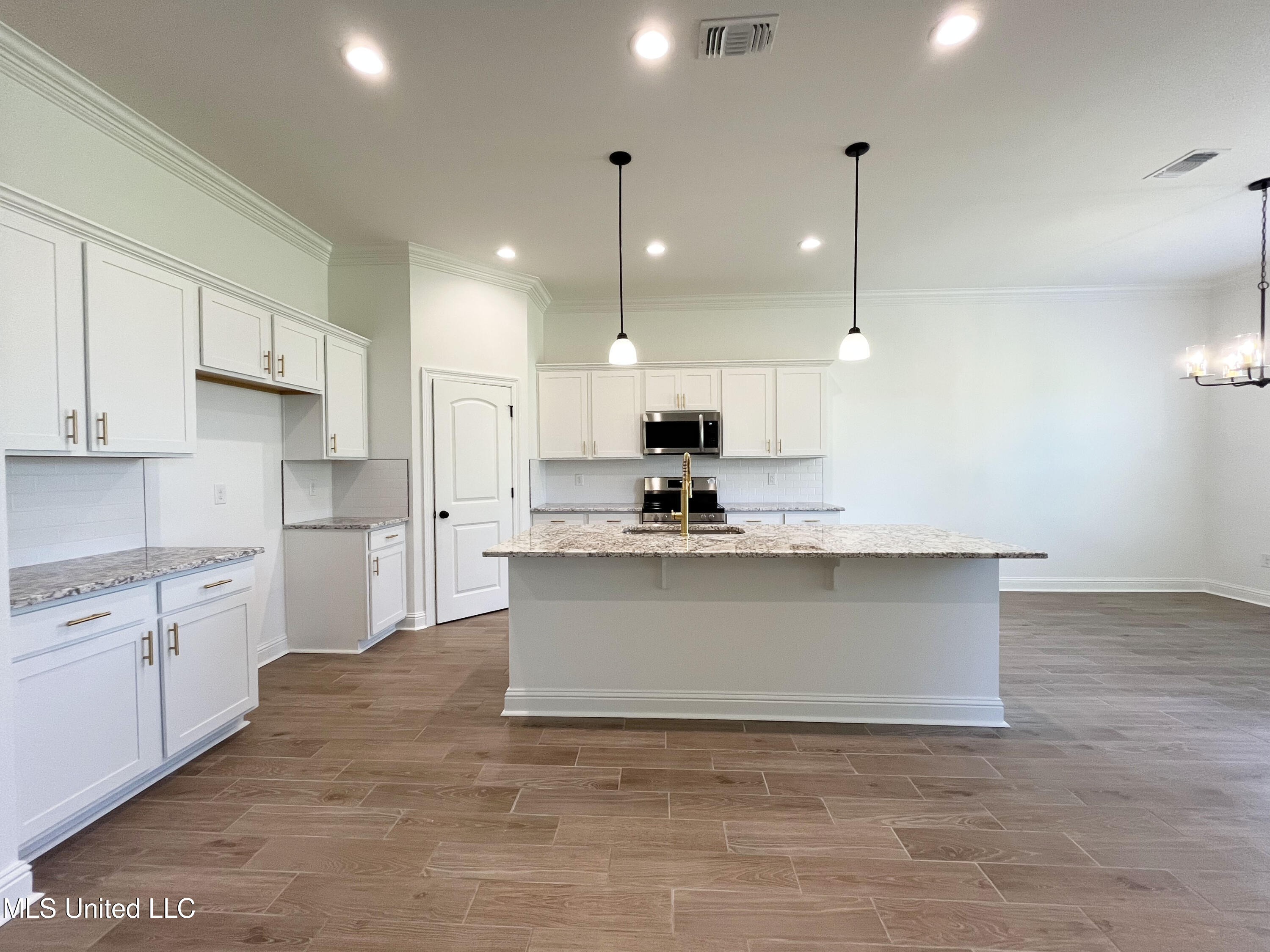 14393 Swan Ridge Circle Property Photo 6