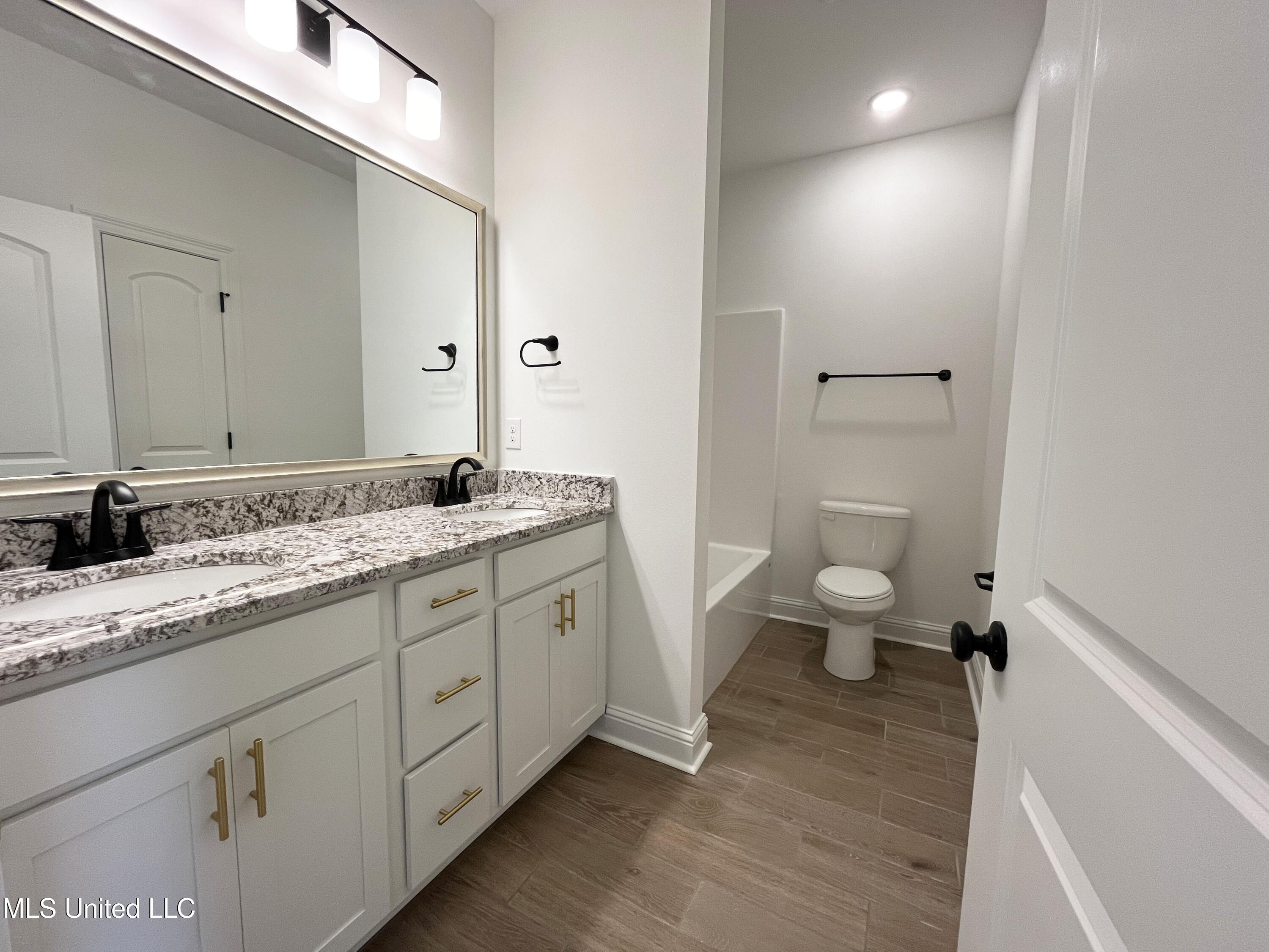 14393 Swan Ridge Circle Property Photo 16