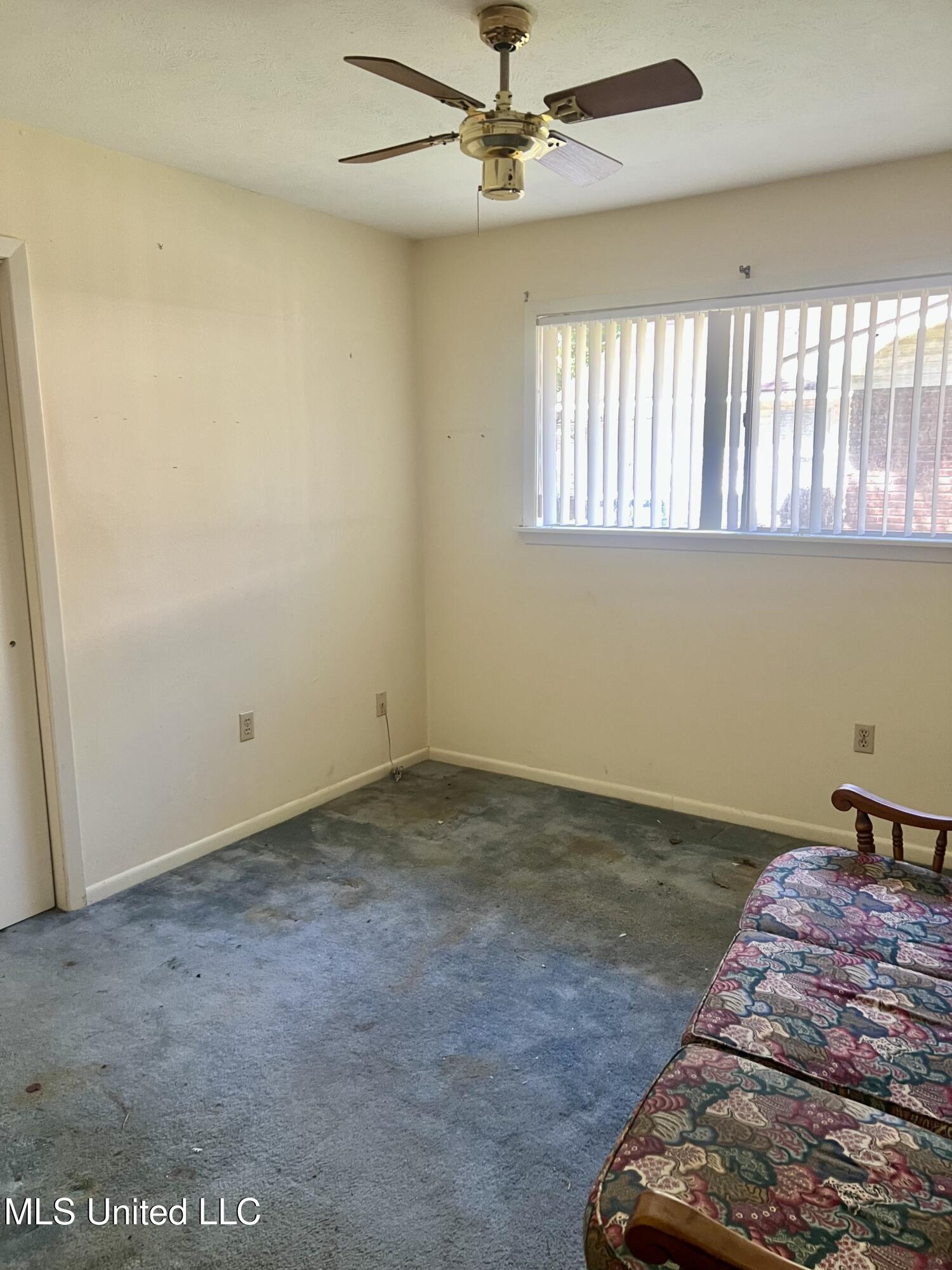 136 Pecanwood Drive Property Photo 6