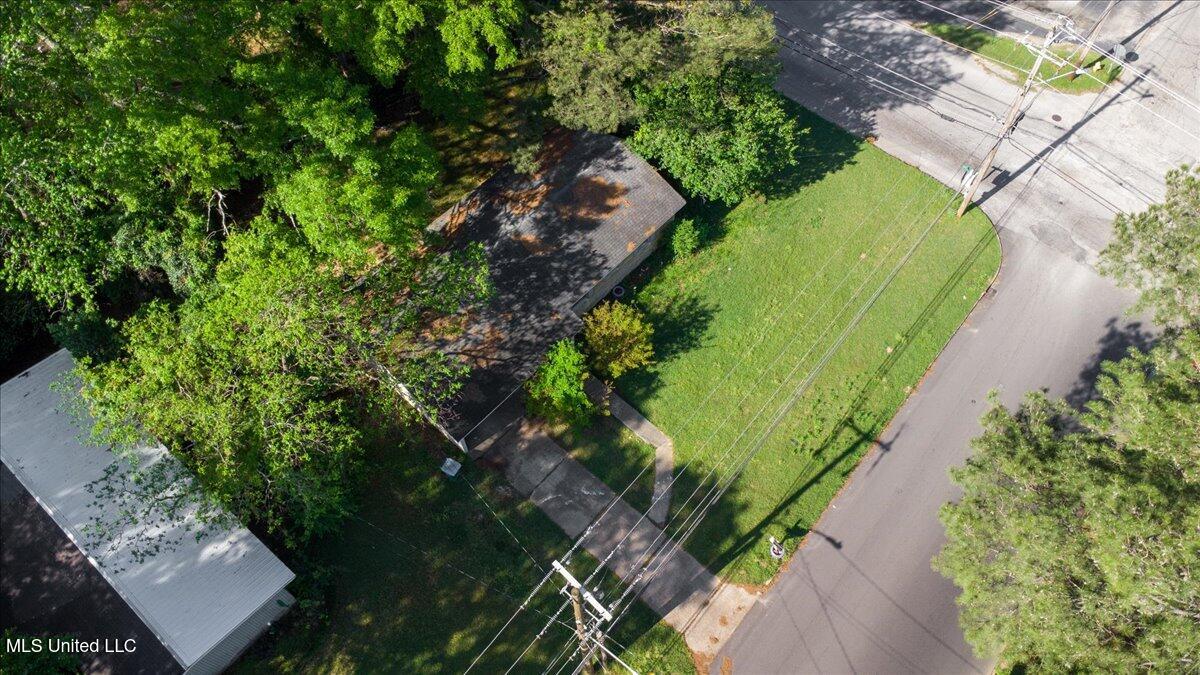 3161 45th Street Property Photo 2