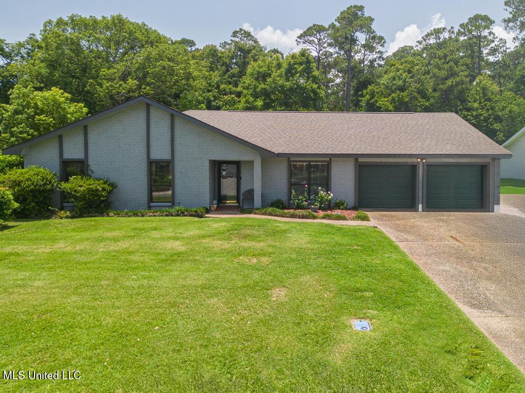 419 Cove Drive Property Photo 7