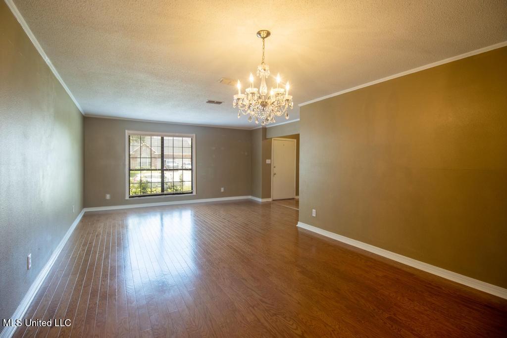 419 Cove Drive Property Photo 10