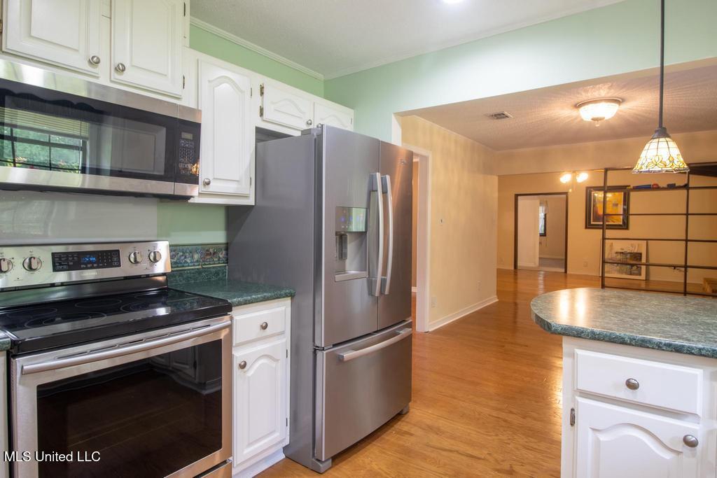 419 Cove Drive Property Photo 14