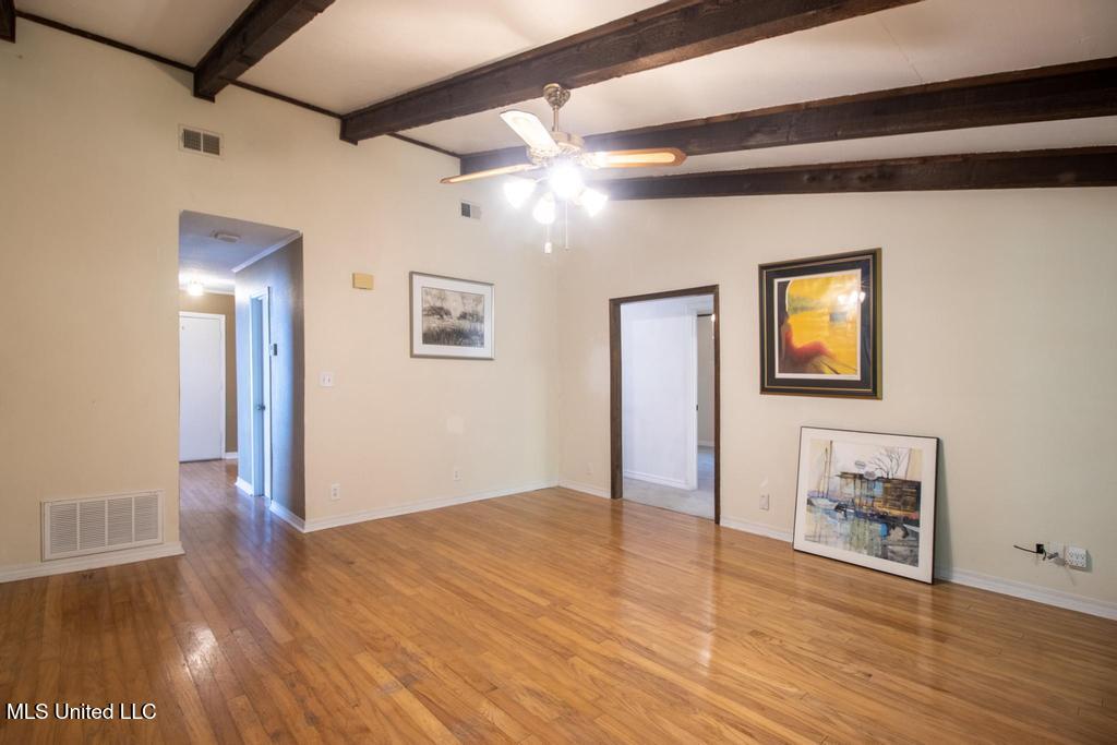 419 Cove Drive Property Photo 15