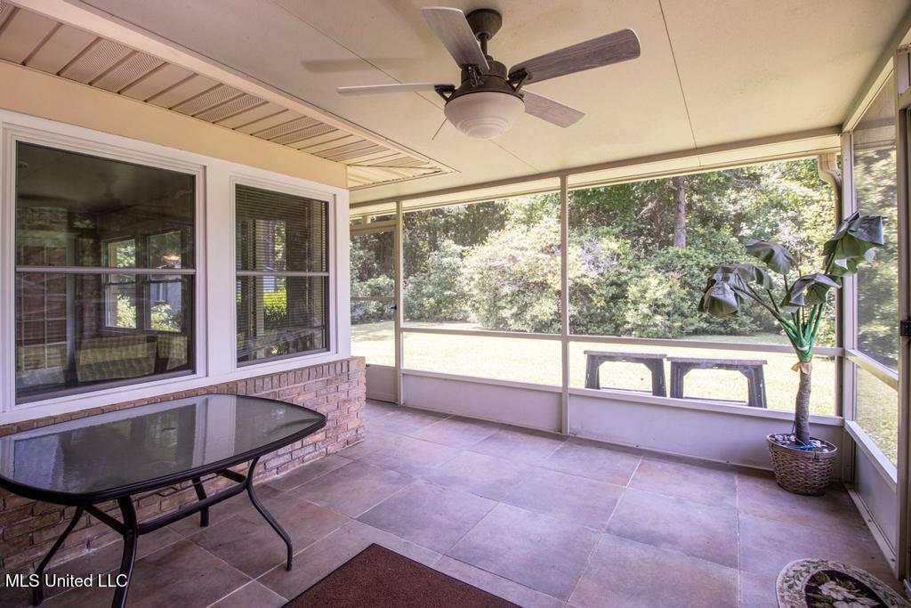 419 Cove Drive Property Photo 18