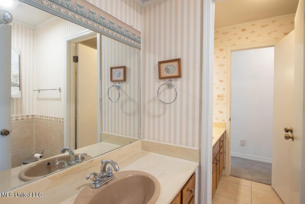 419 Cove Drive Property Photo 24