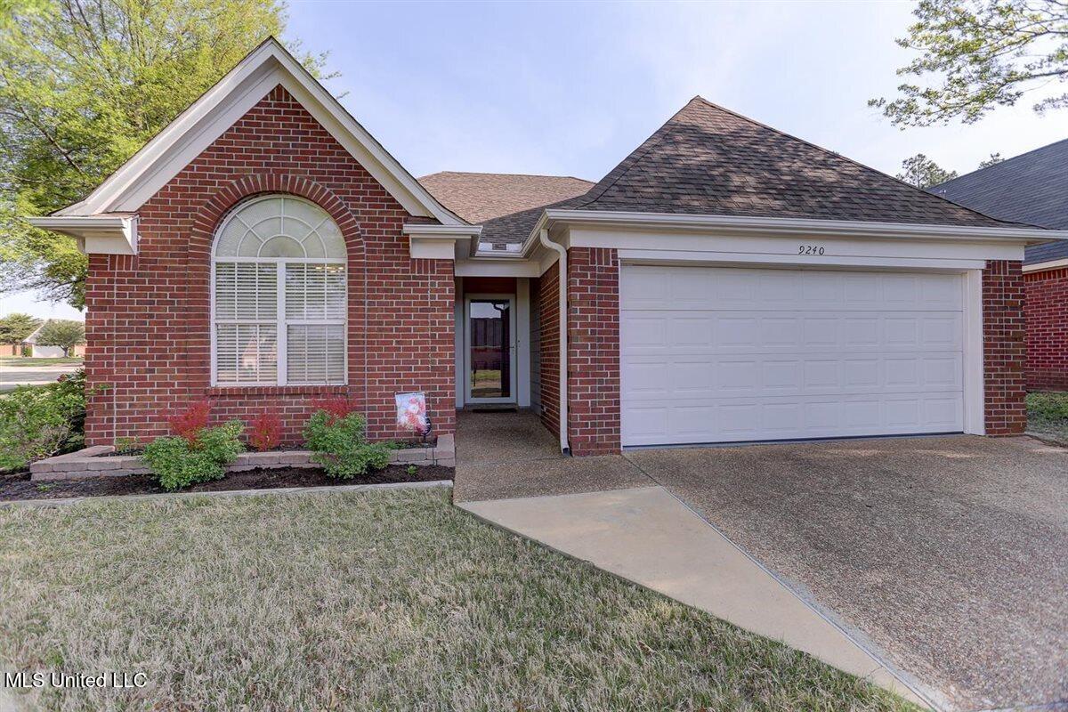 9240 Huron Drive Property Photo 1