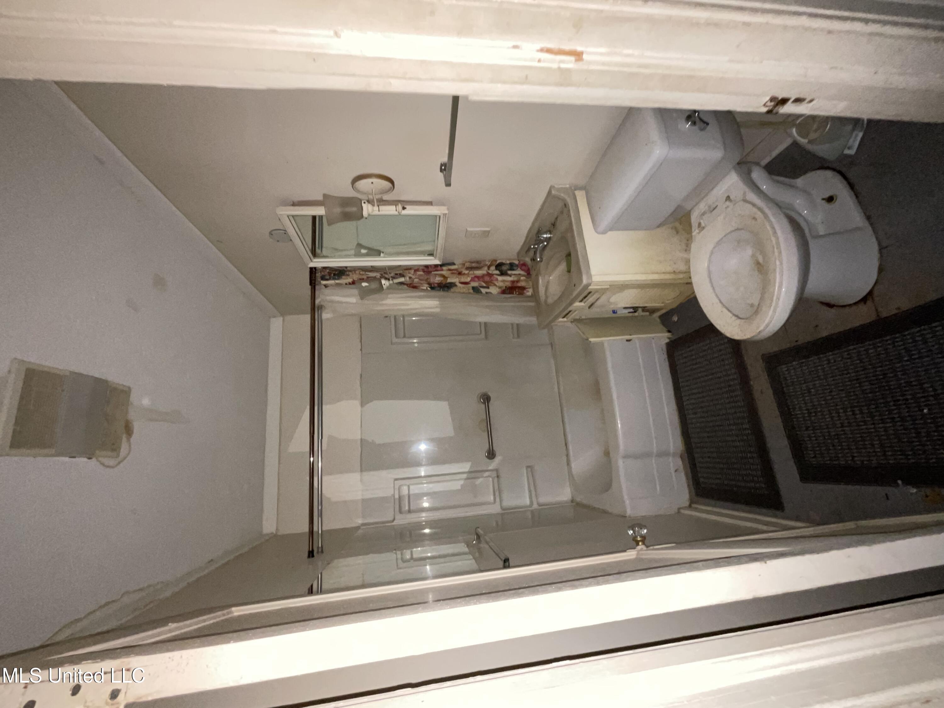 4228 Johnson Court Property Photo 5