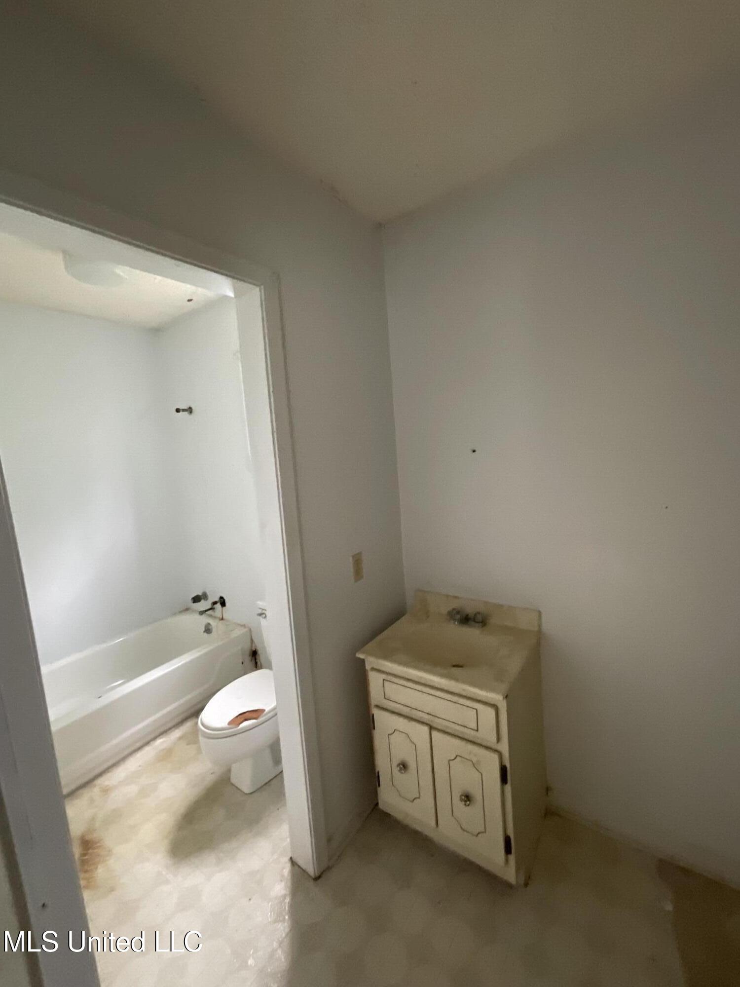 4228 Johnson Court Property Photo 7