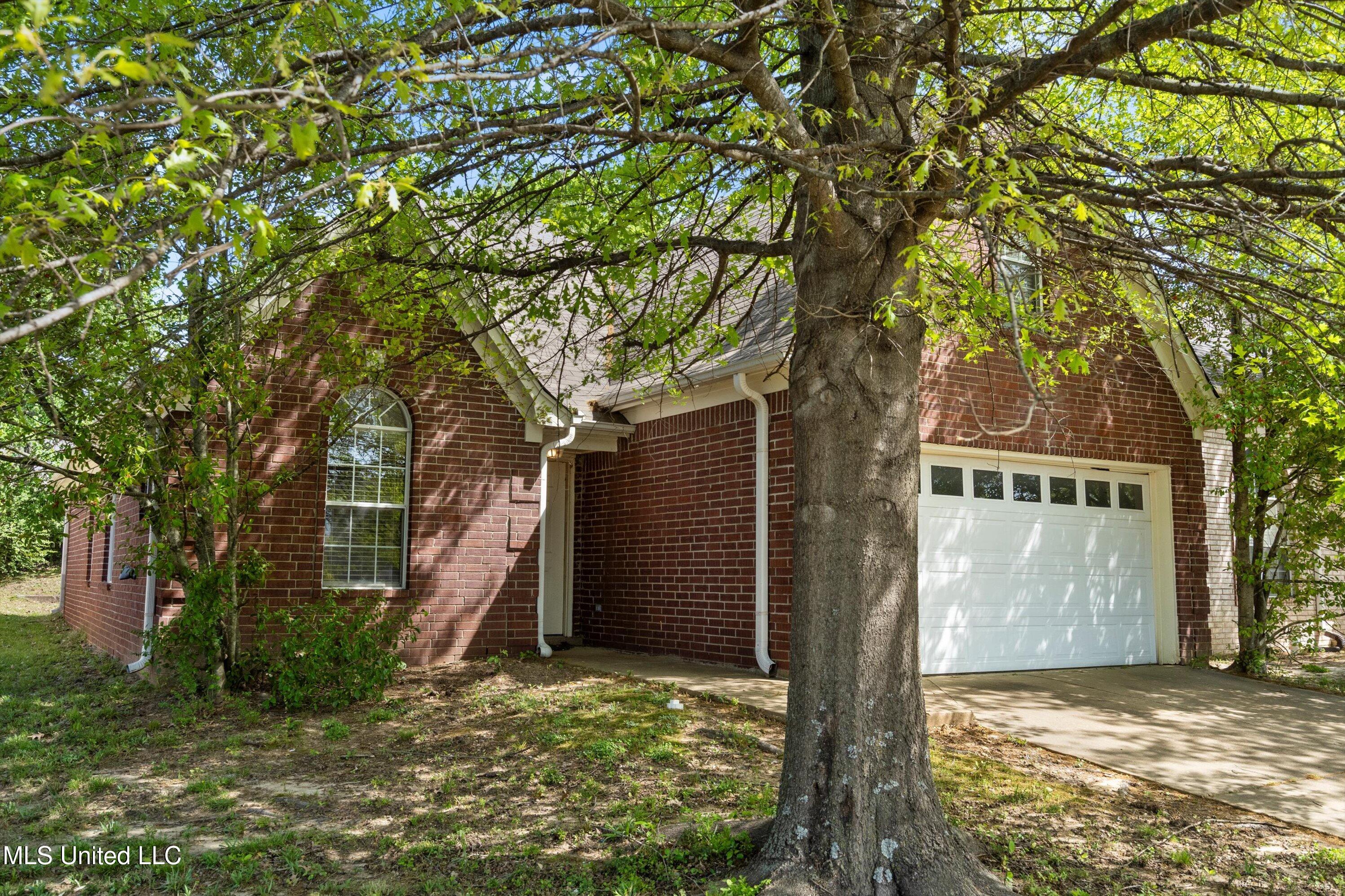 9908 Vista Ridge Drive Property Photo 1