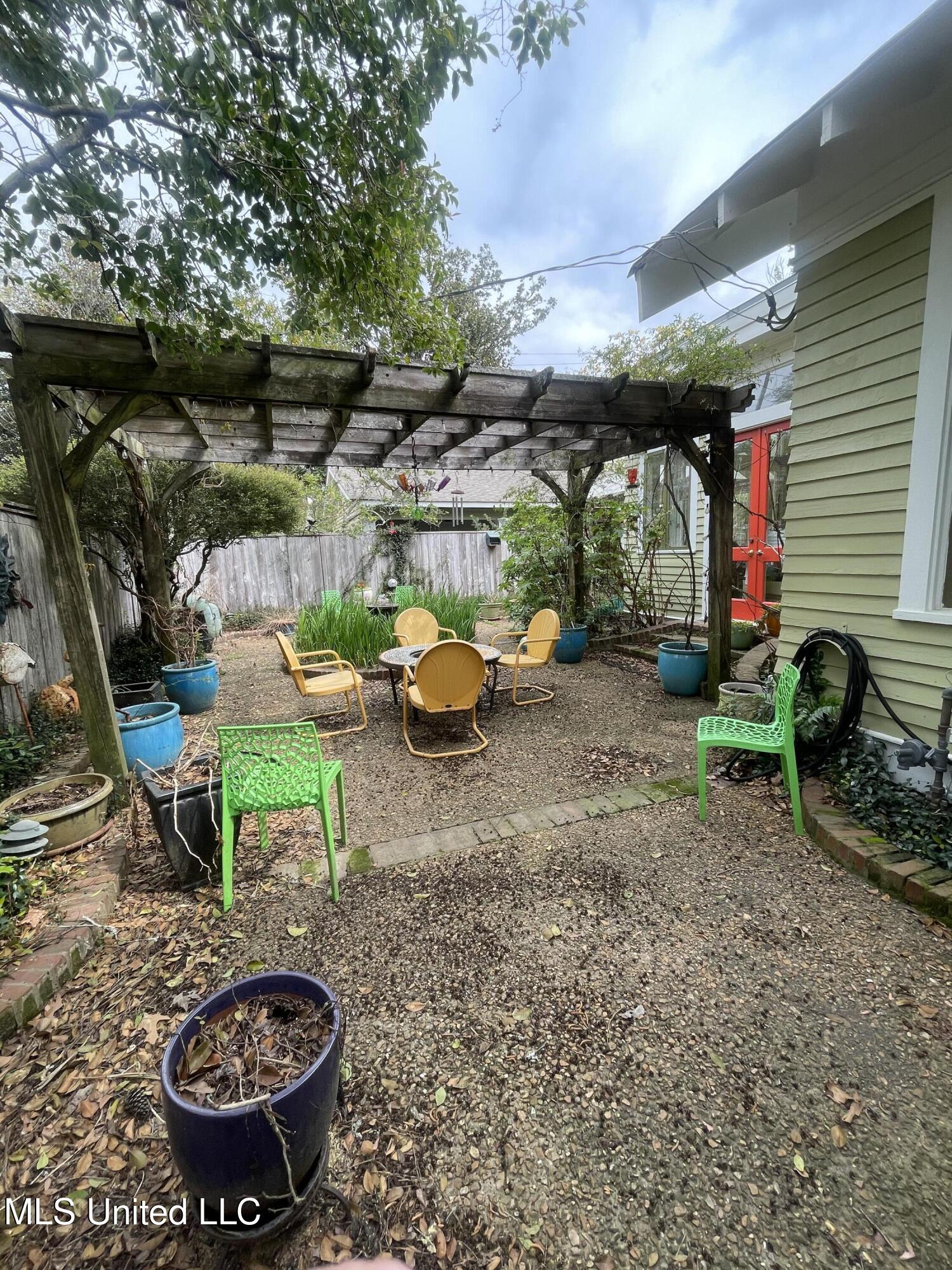 800 Gillespie Street Property Photo 11