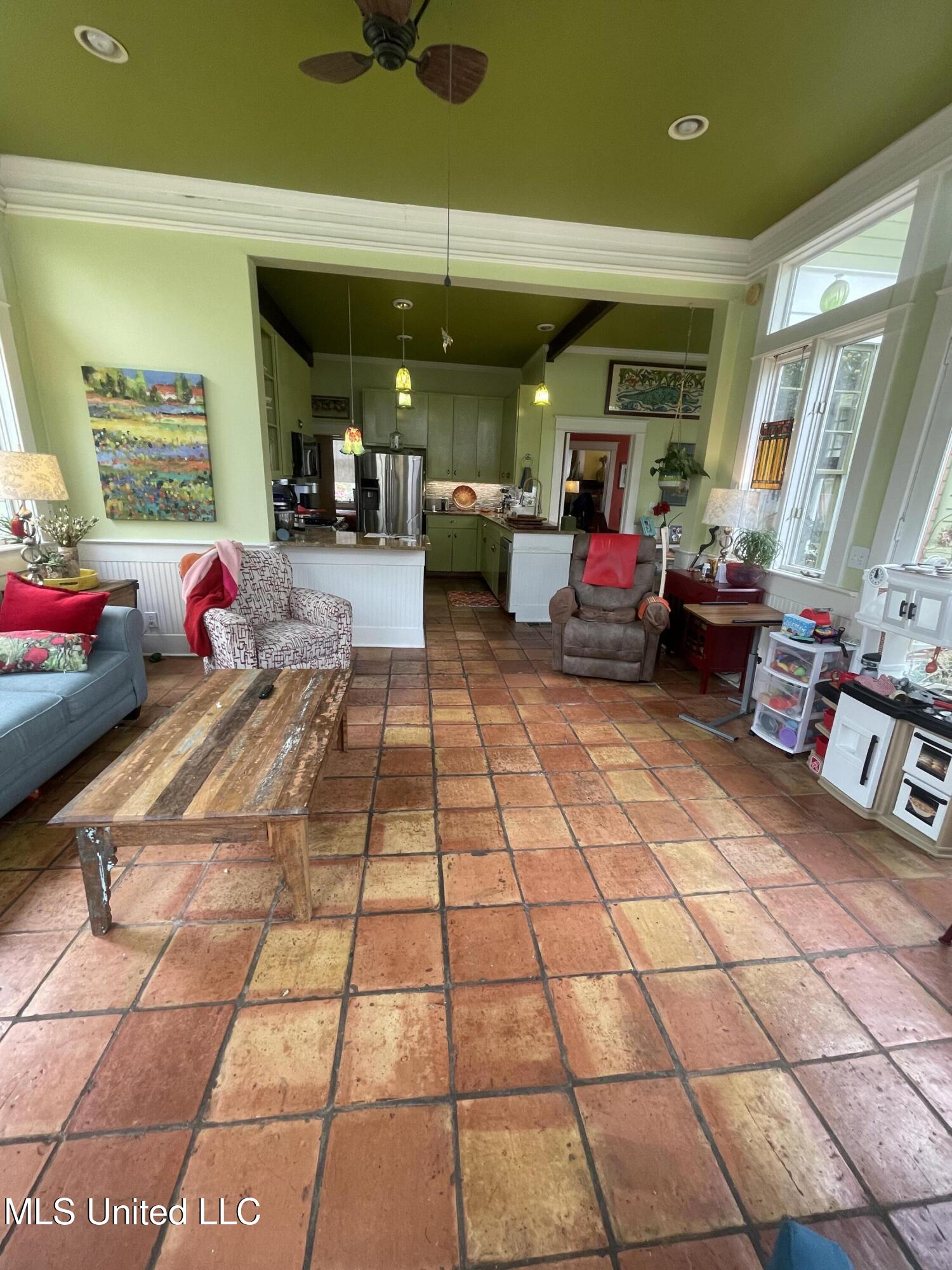 800 Gillespie Street Property Photo 12