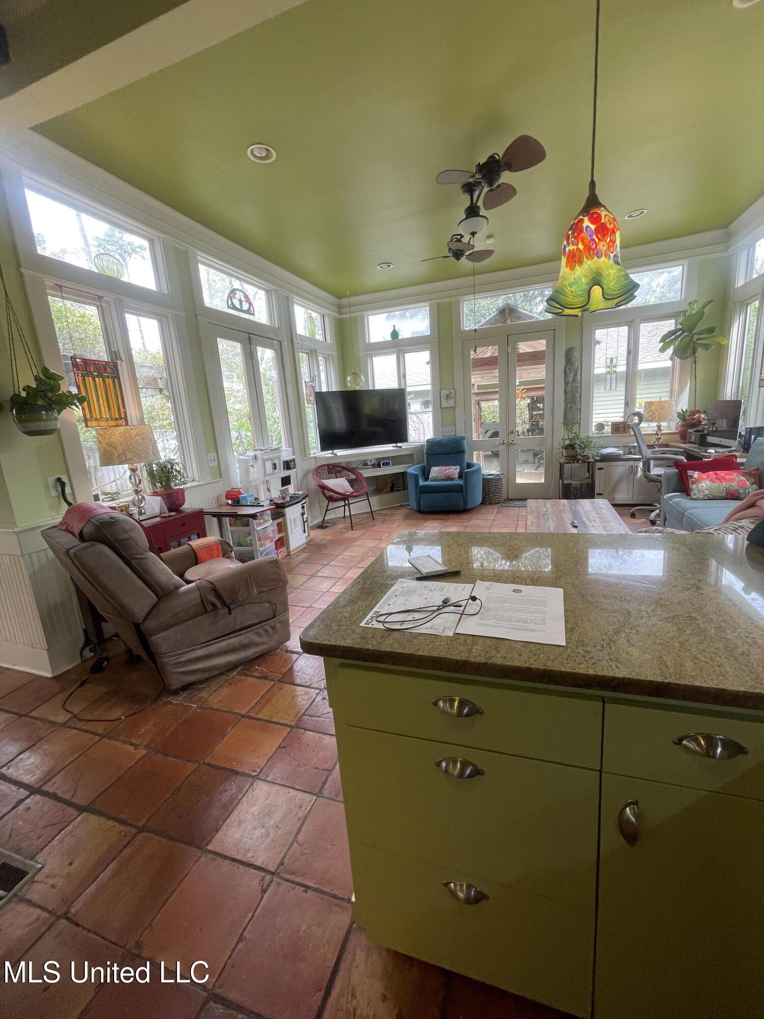 800 Gillespie Street Property Photo 15