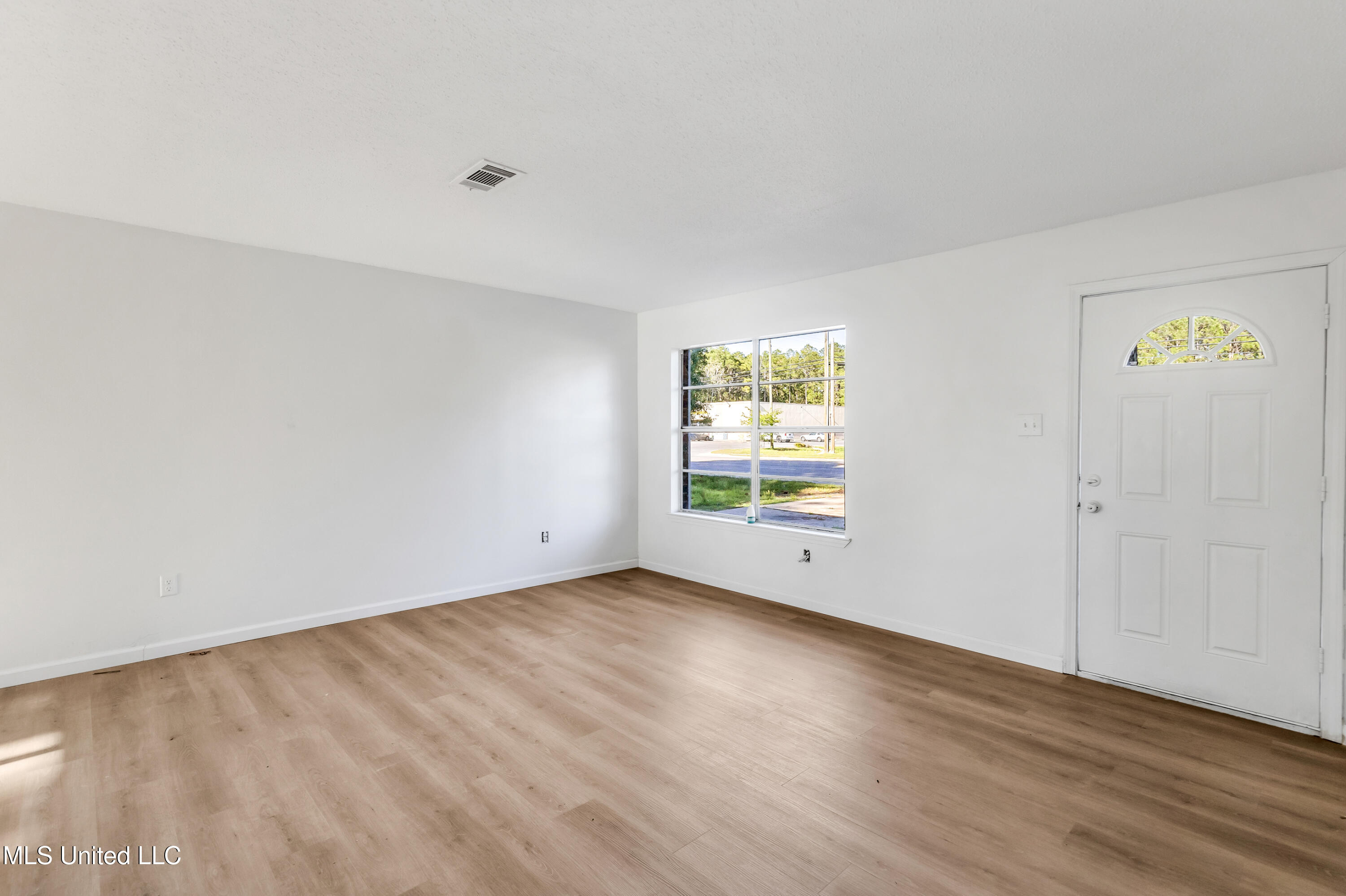 2313 Ladnier Road Property Photo 6