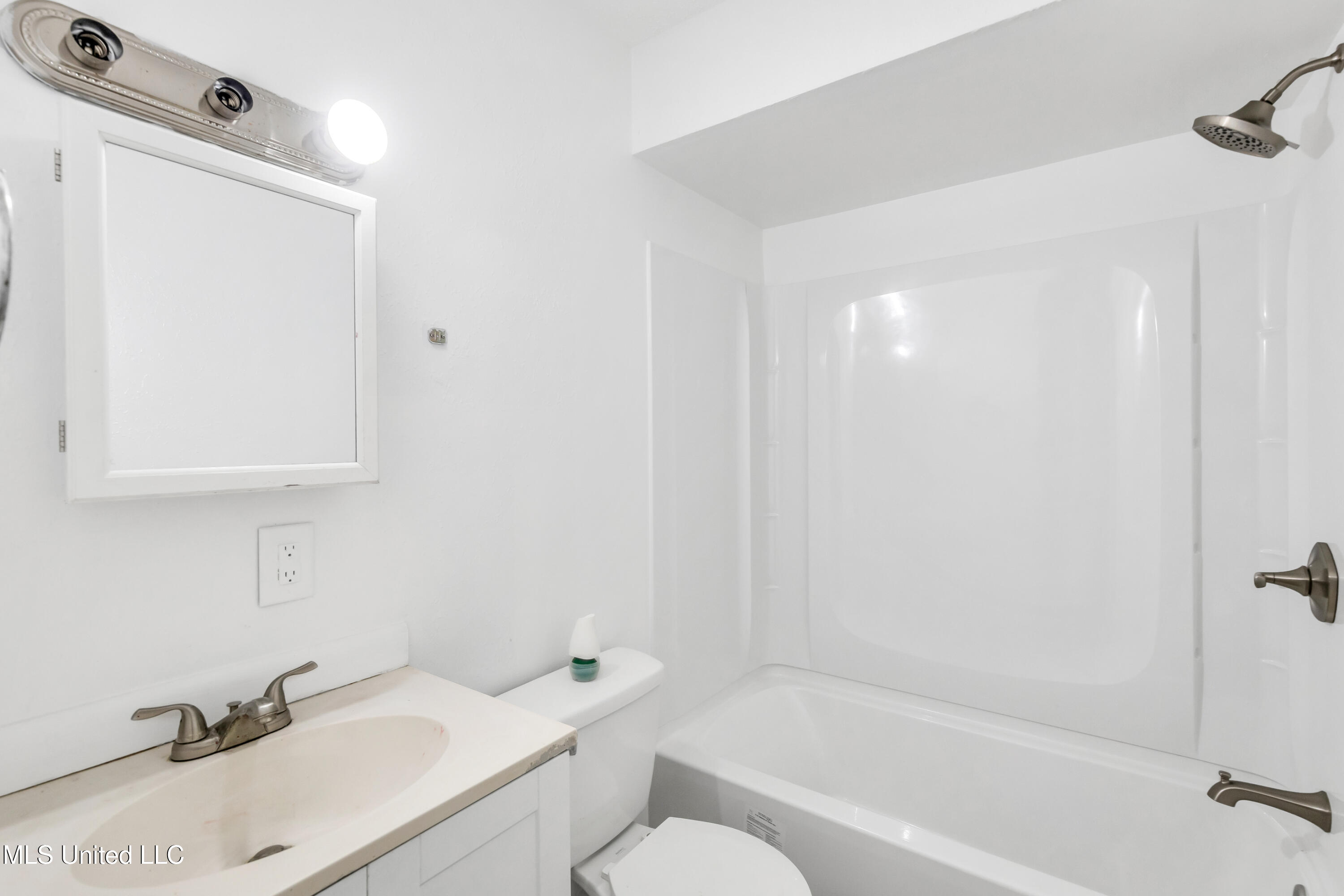 2313 Ladnier Road Property Photo 17