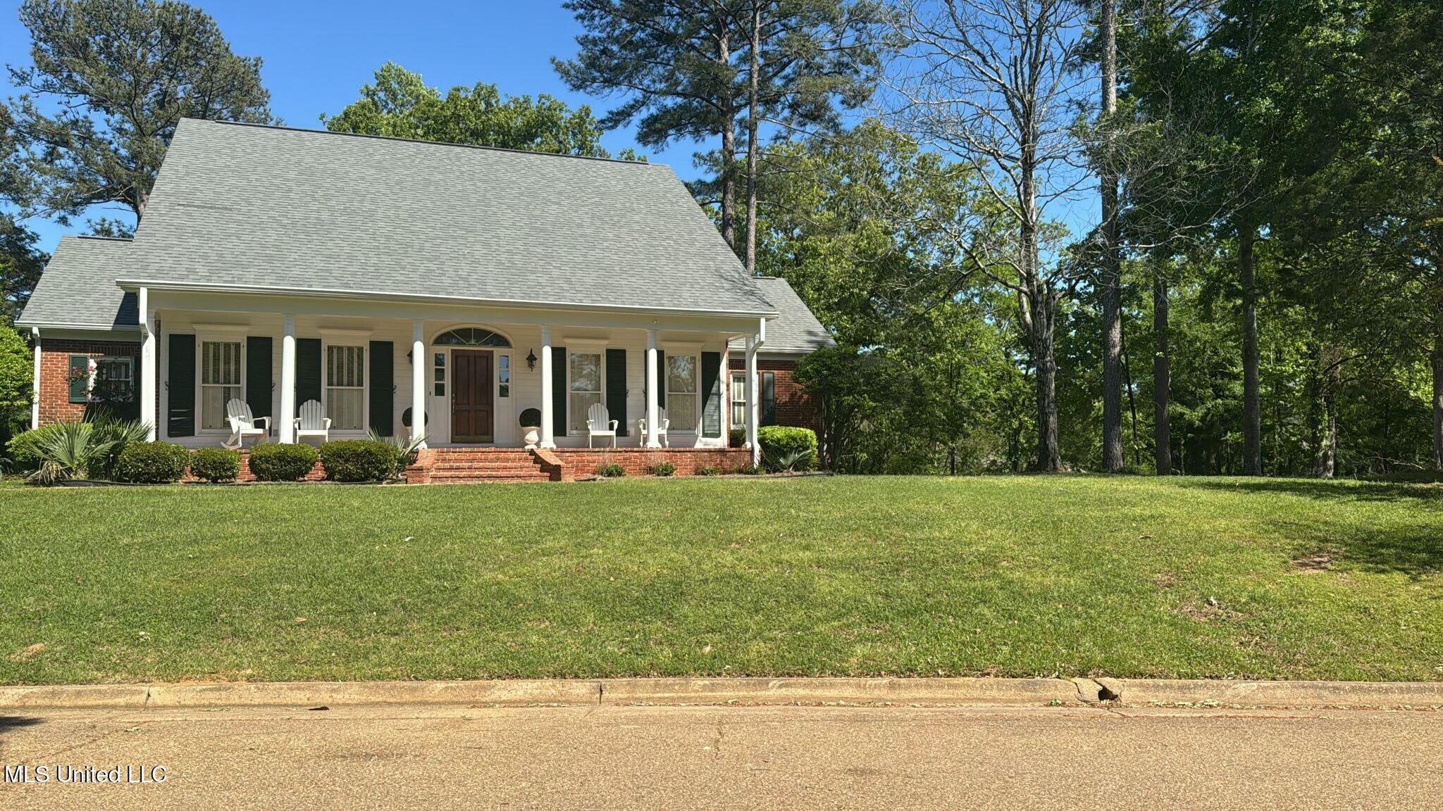 303 Monterey Drive Property Photo 1