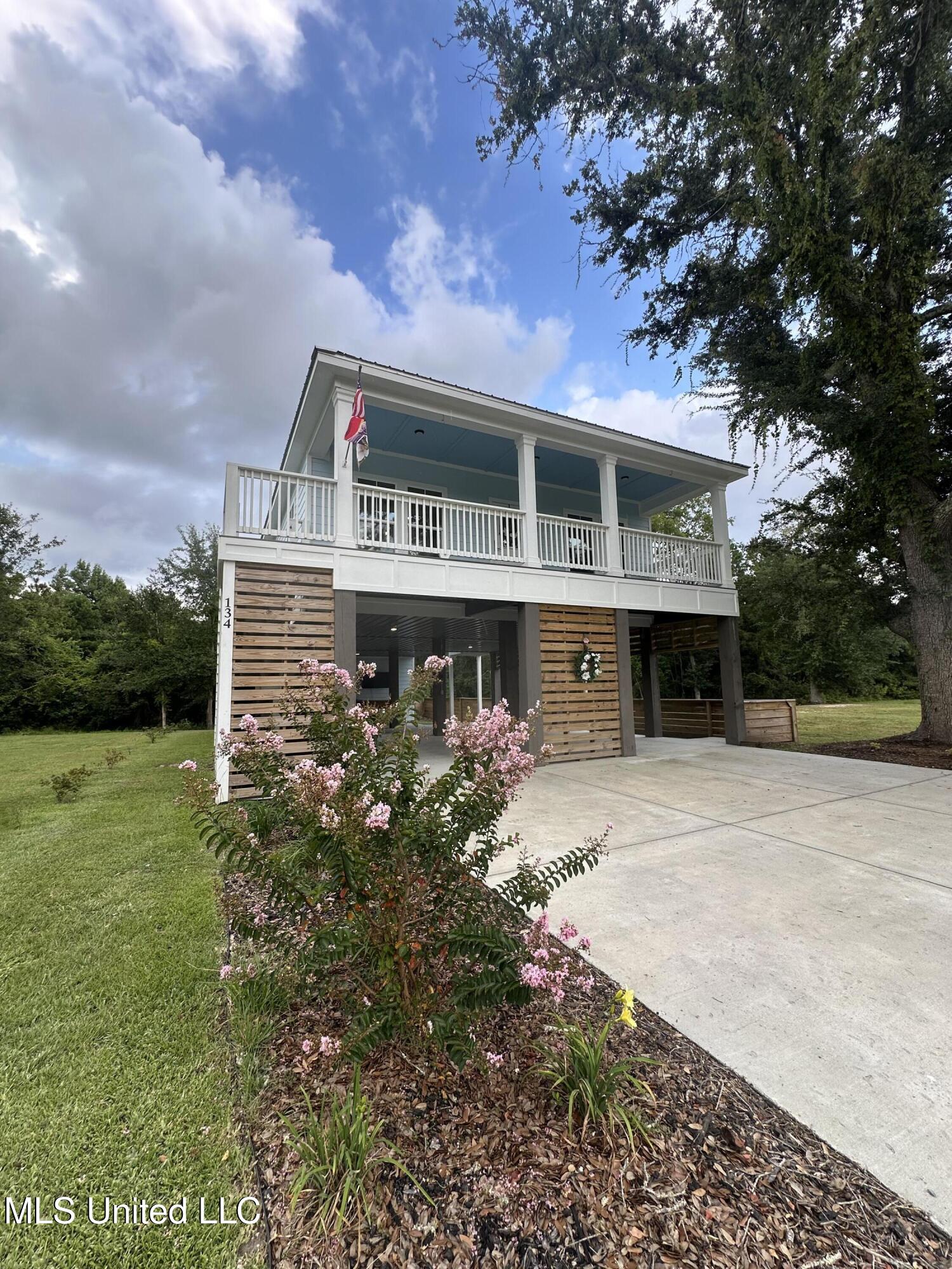 134 Markham Drive Property Photo 1