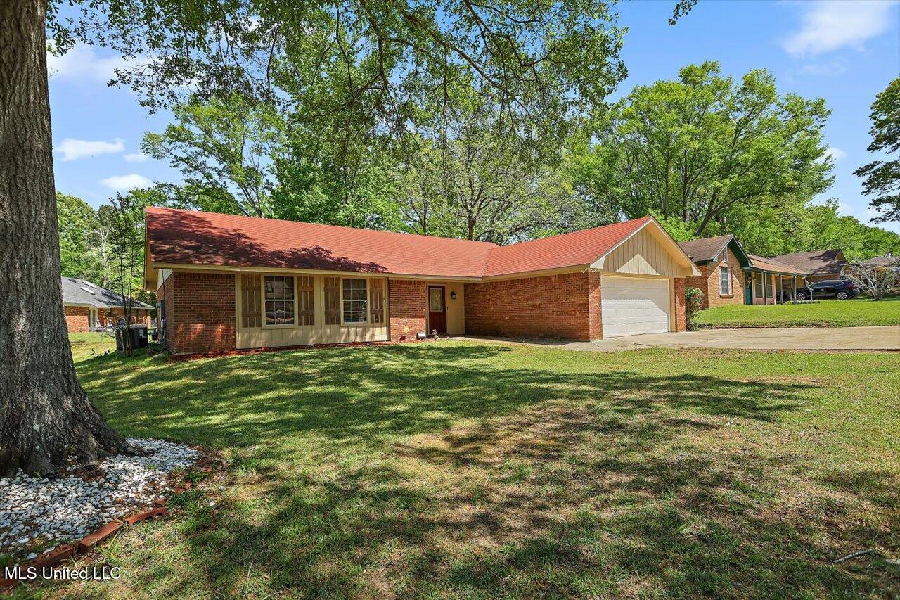 5530 Spencer Drive Property Photo 2