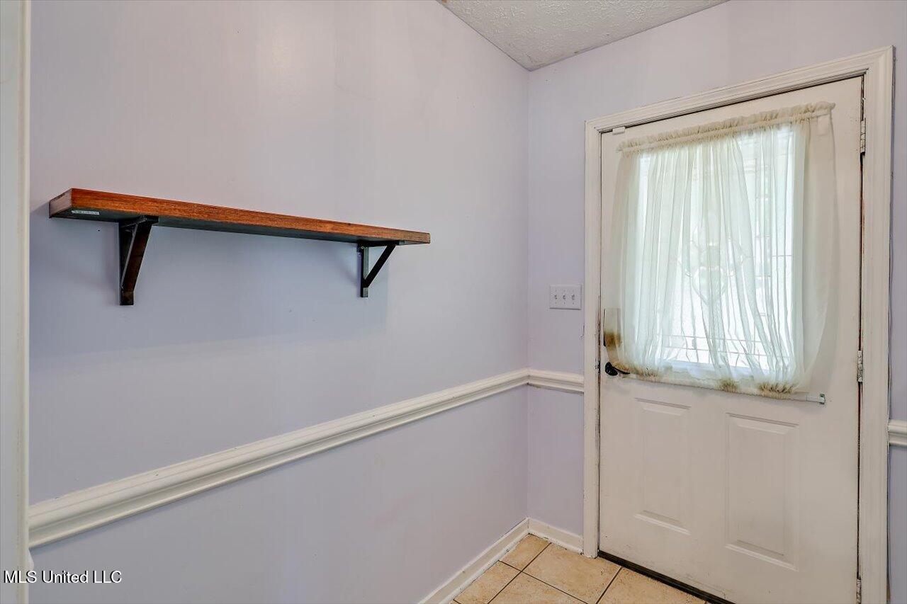 5530 Spencer Drive Property Photo 4