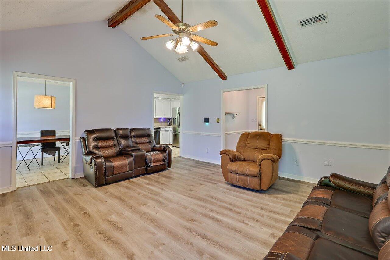 5530 Spencer Drive Property Photo 6