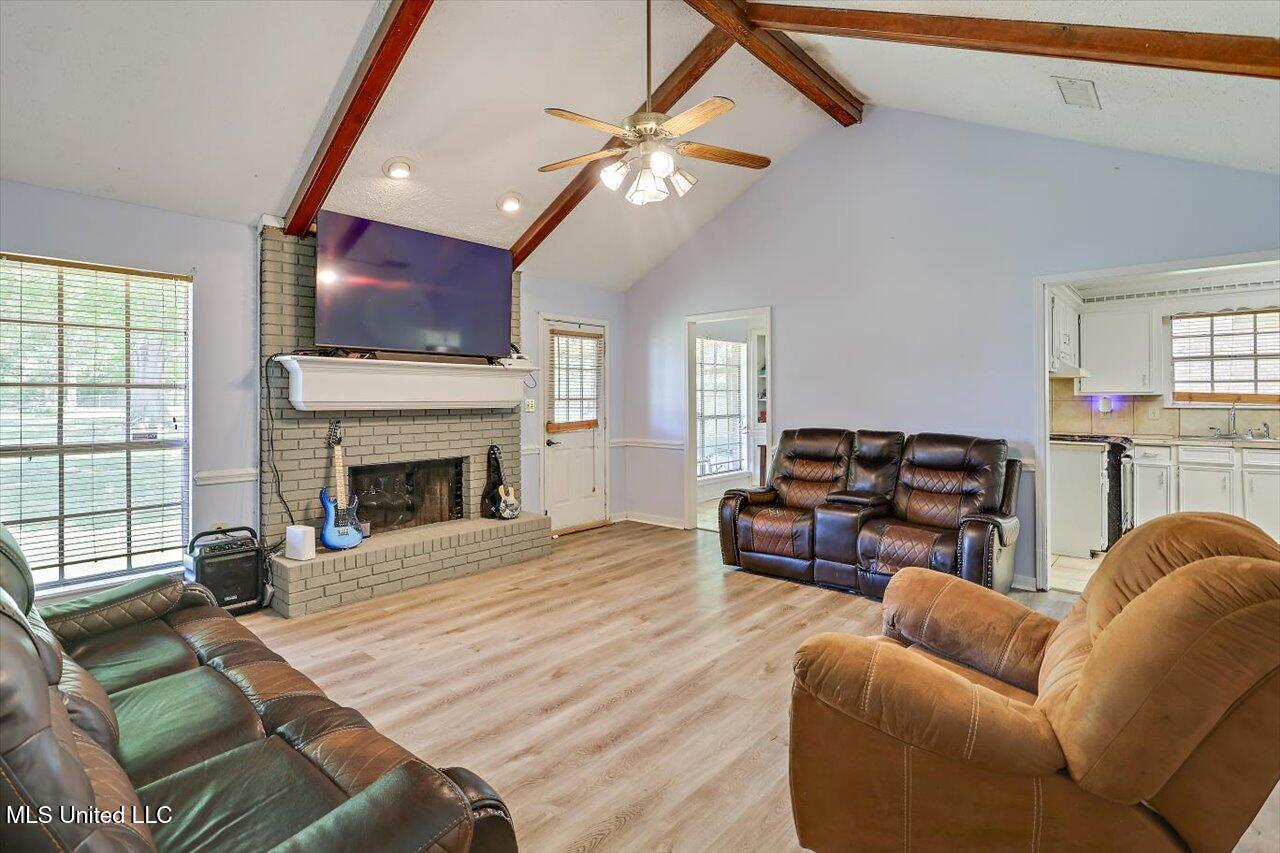 5530 Spencer Drive Property Photo 7