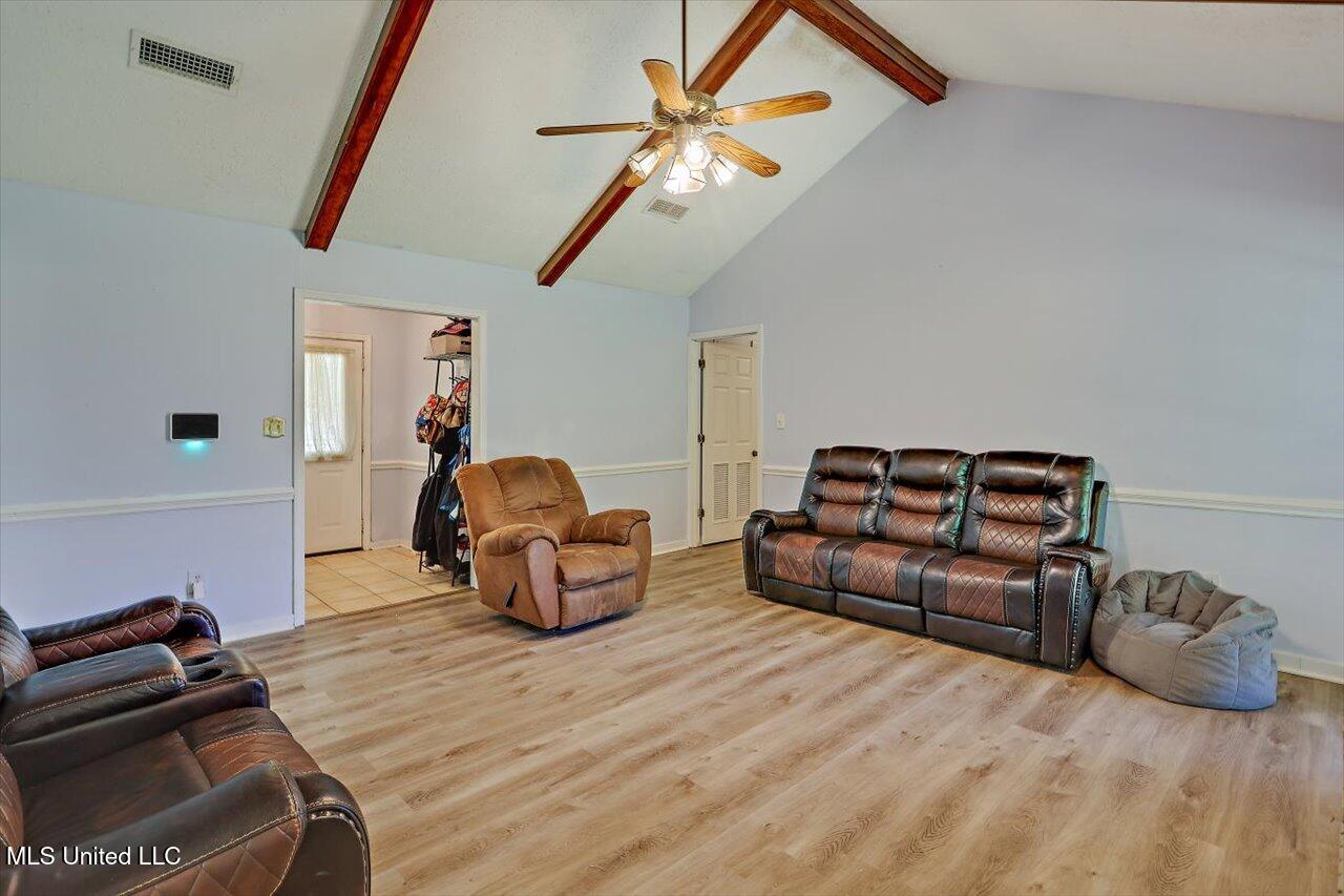 5530 Spencer Drive Property Photo 8