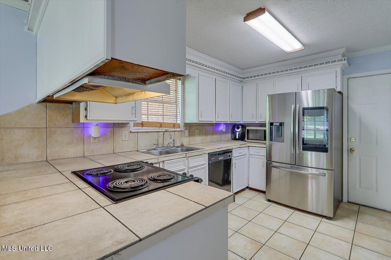 5530 Spencer Drive Property Photo 9