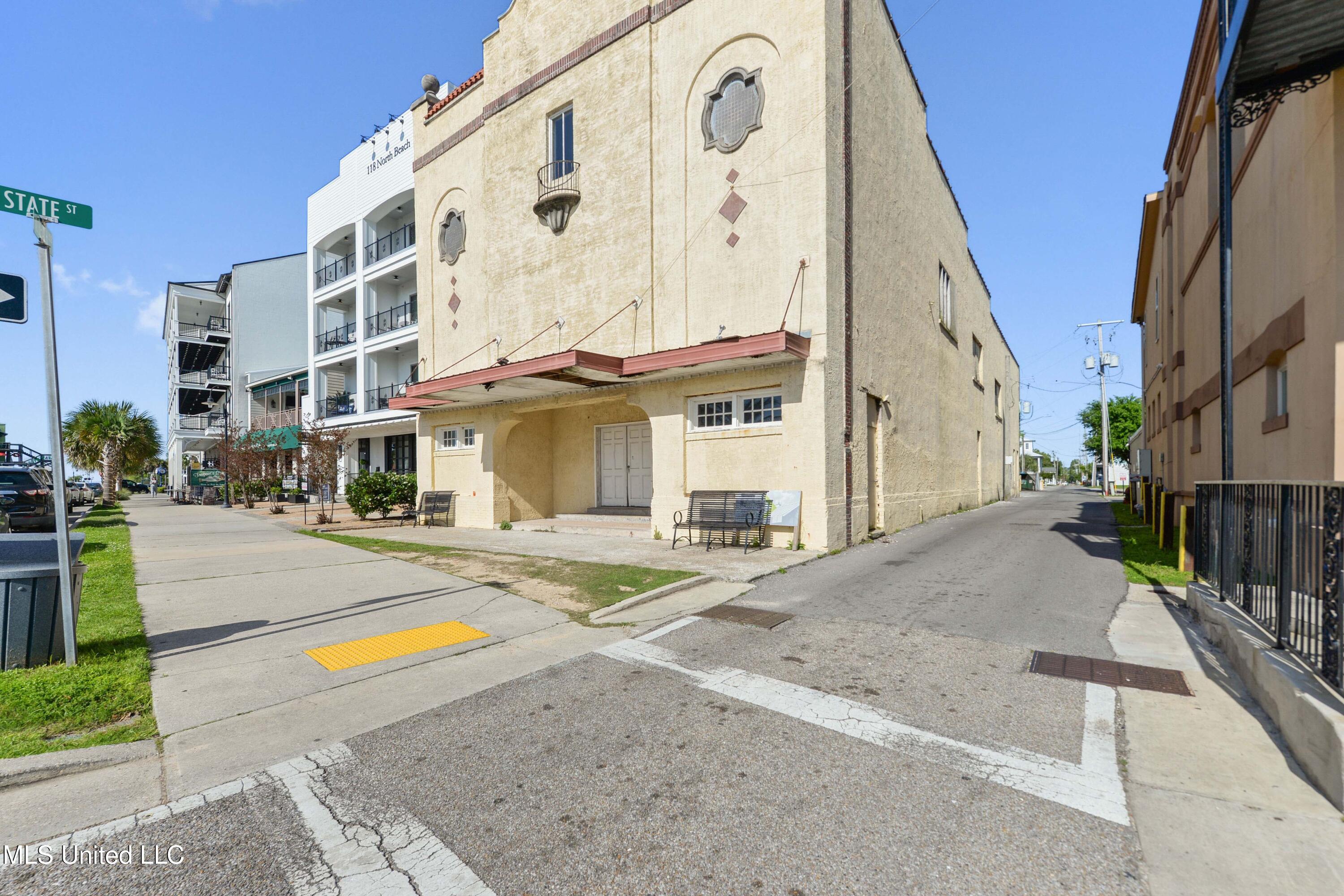 150 N Beach Boulevard Property Photo 1