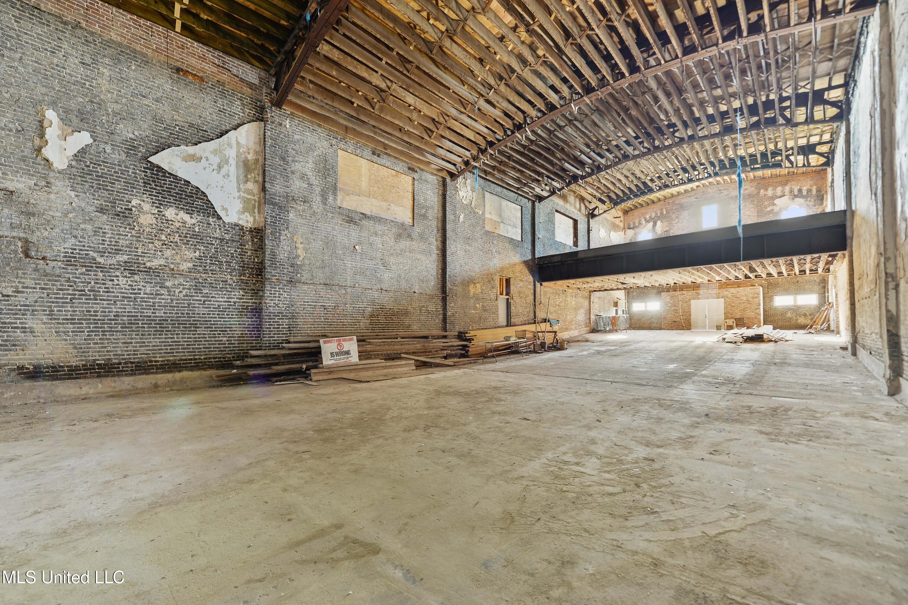 150 N Beach Boulevard Property Photo 6