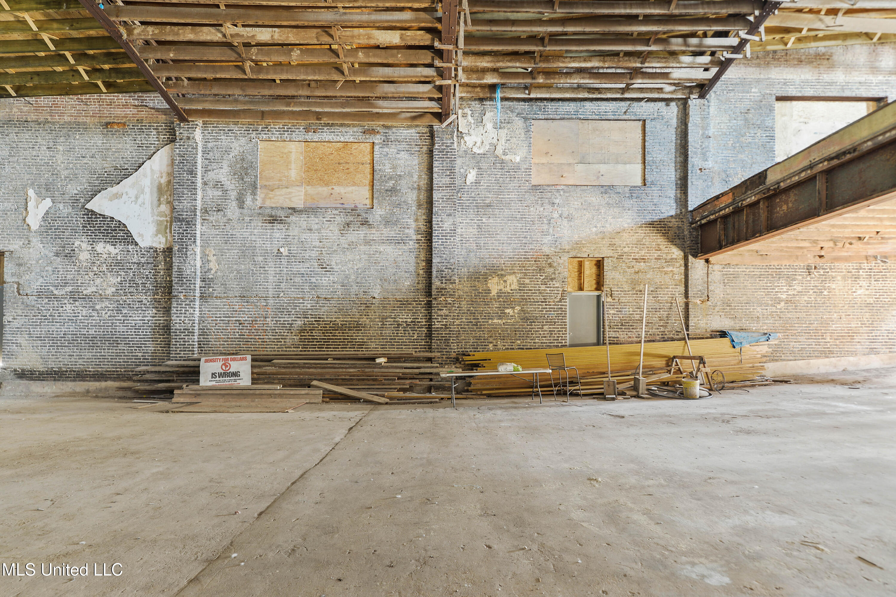 150 N Beach Boulevard Property Photo 7