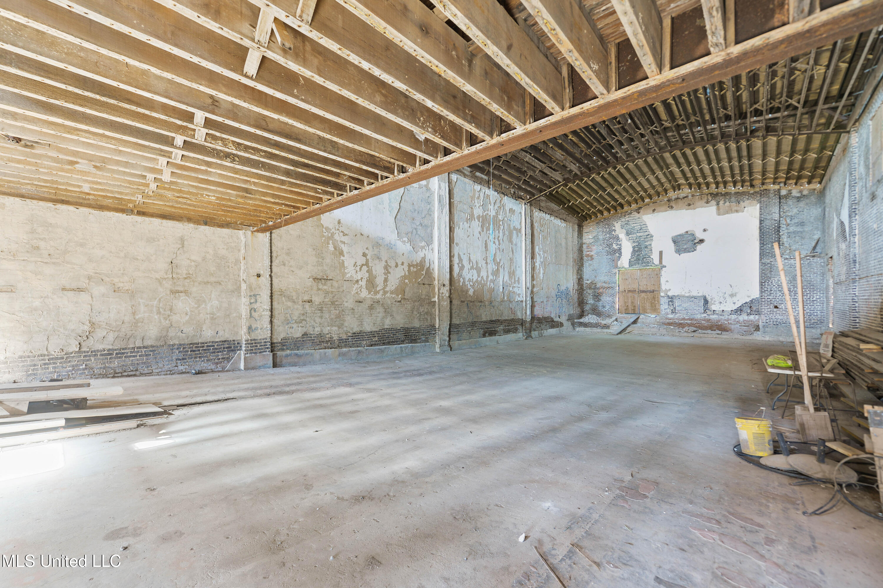 150 N Beach Boulevard Property Photo 9