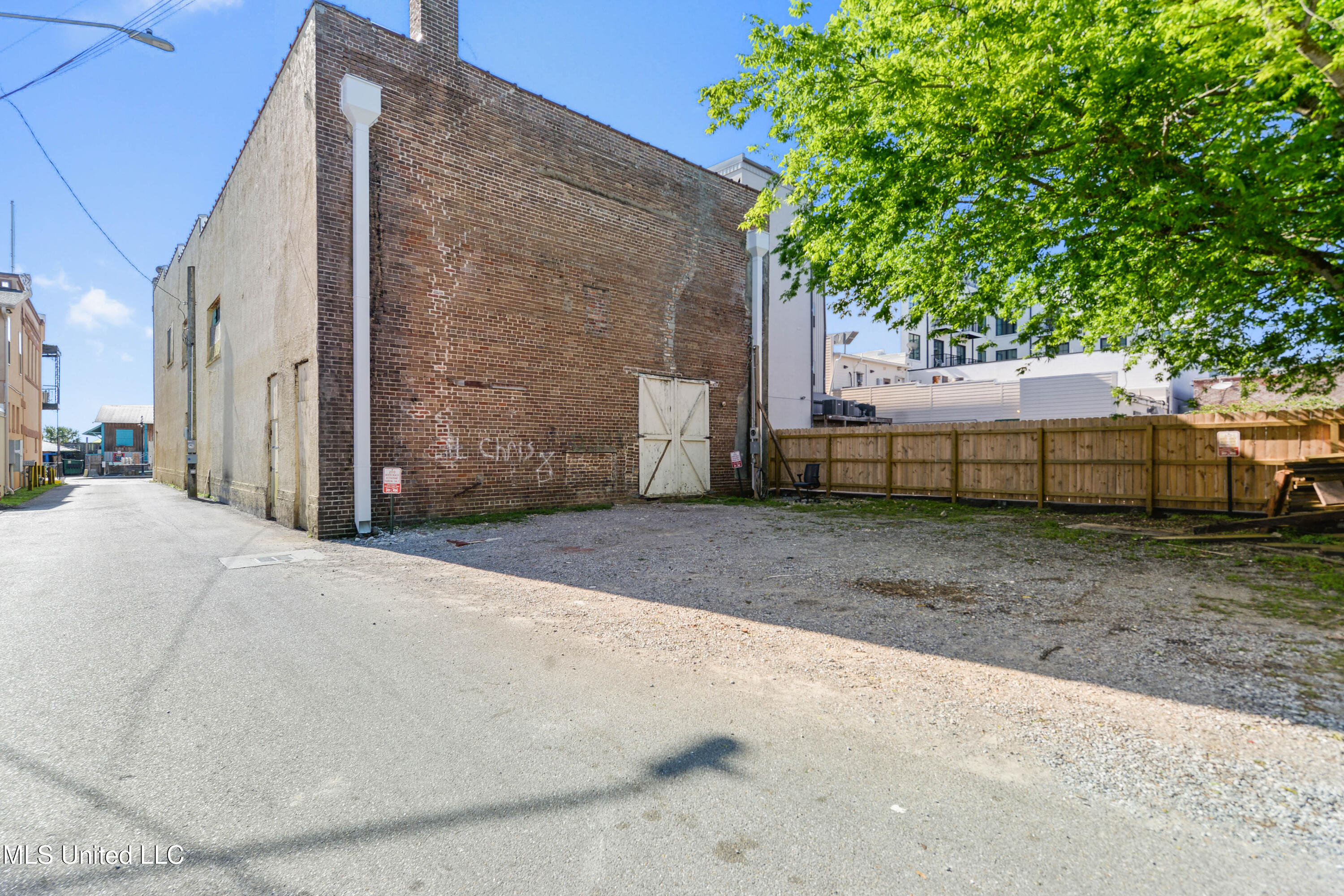 150 N Beach Boulevard Property Photo 15