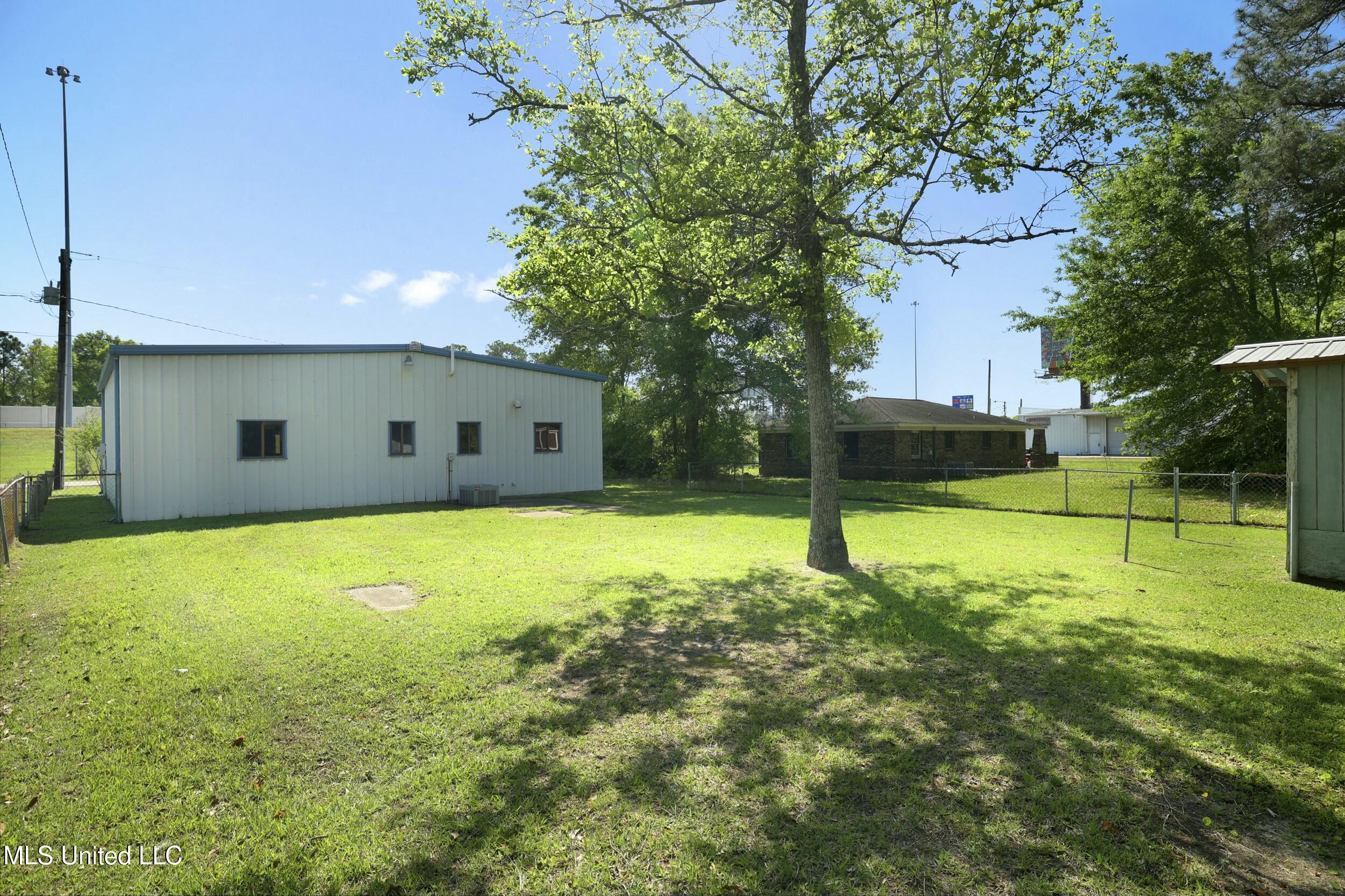 10499 Boney Avenue Property Photo 9
