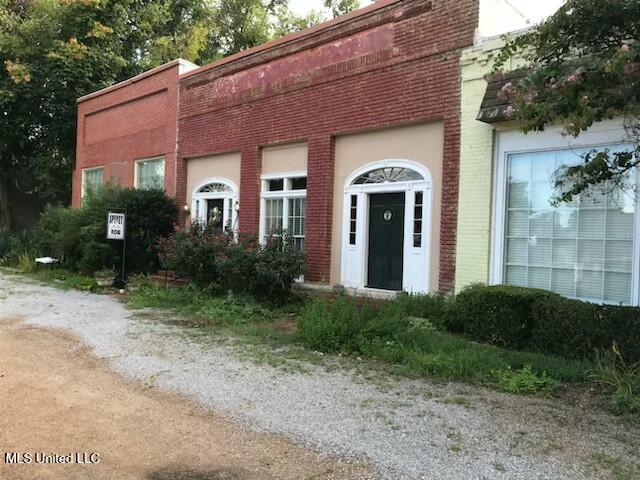 111 Main Street Property Photo 3