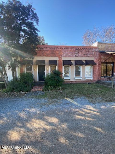 111 Main Street Property Photo 5