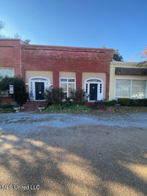 111 Main Street Property Photo 6