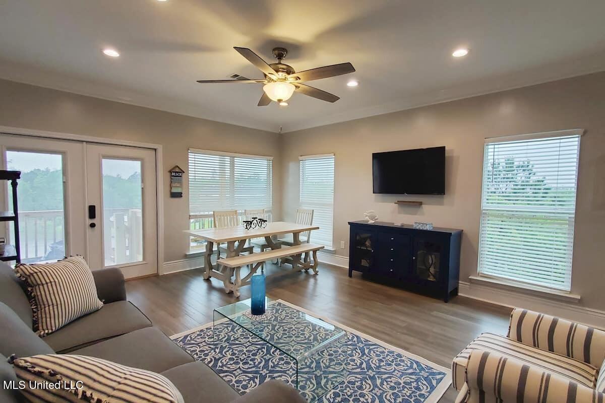 4022 Honshu Street Property Photo 2